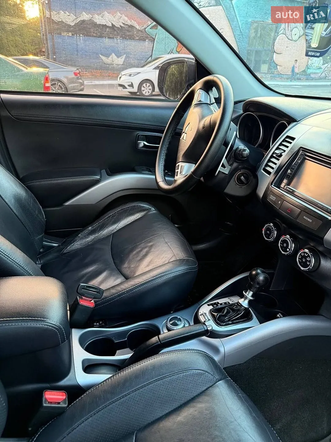 2010 Mitsubishi Outlander - мініатюра 18
