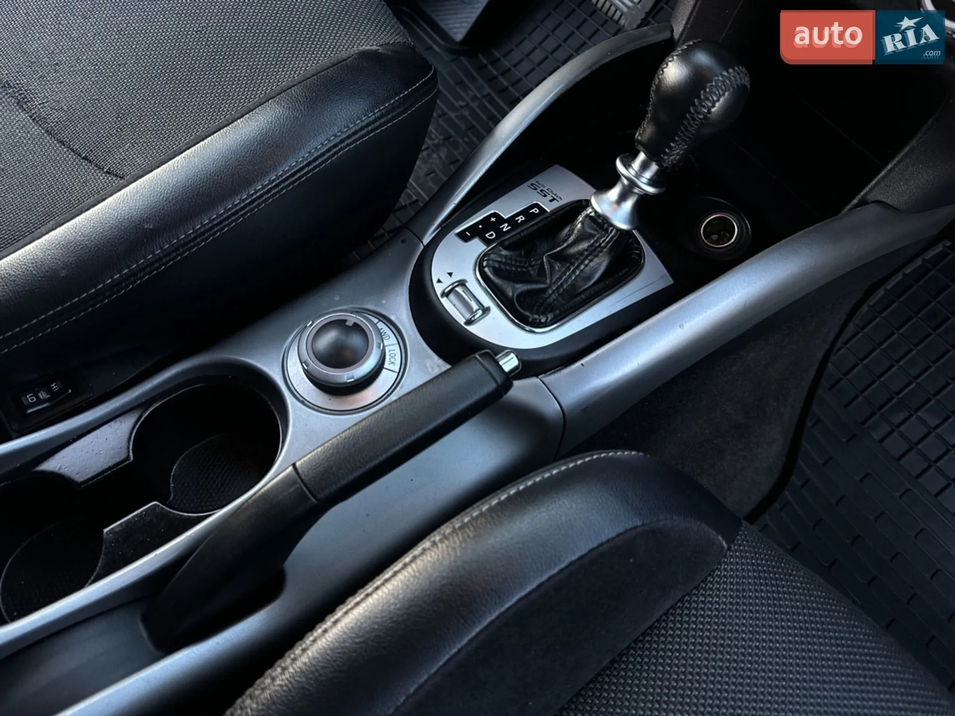 2010 Mitsubishi Outlander - мініатюра 14