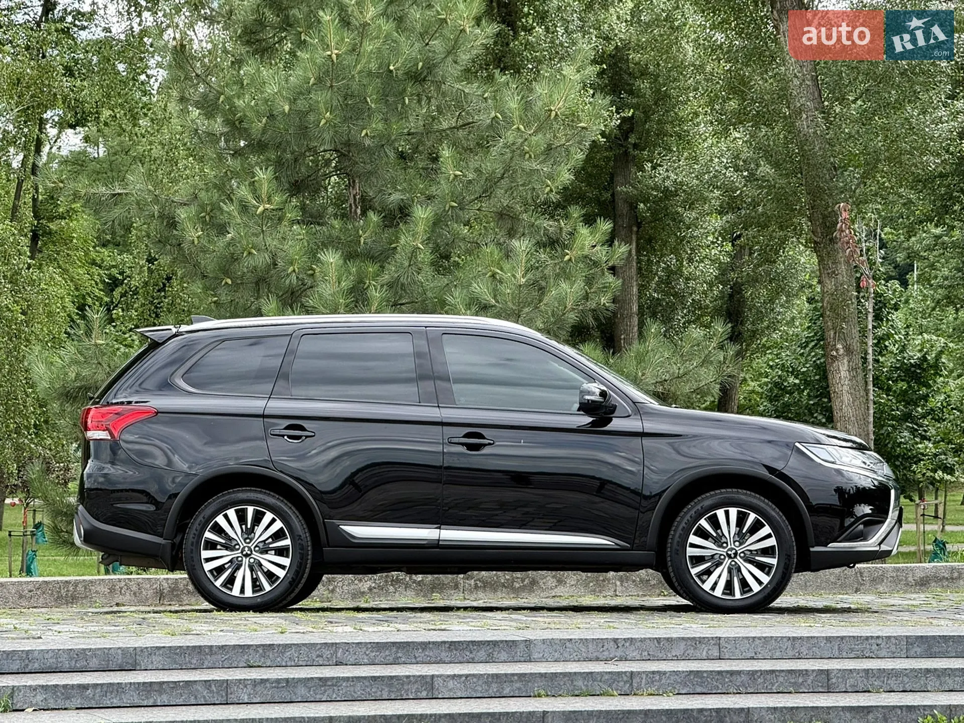 2021 Mitsubishi Outlander - мініатюра 11