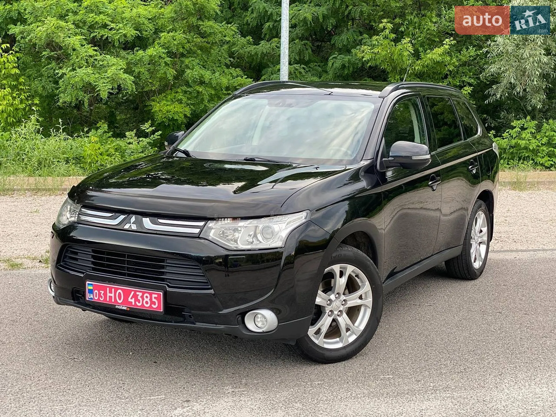 2013 Mitsubishi Outlander - фото 1