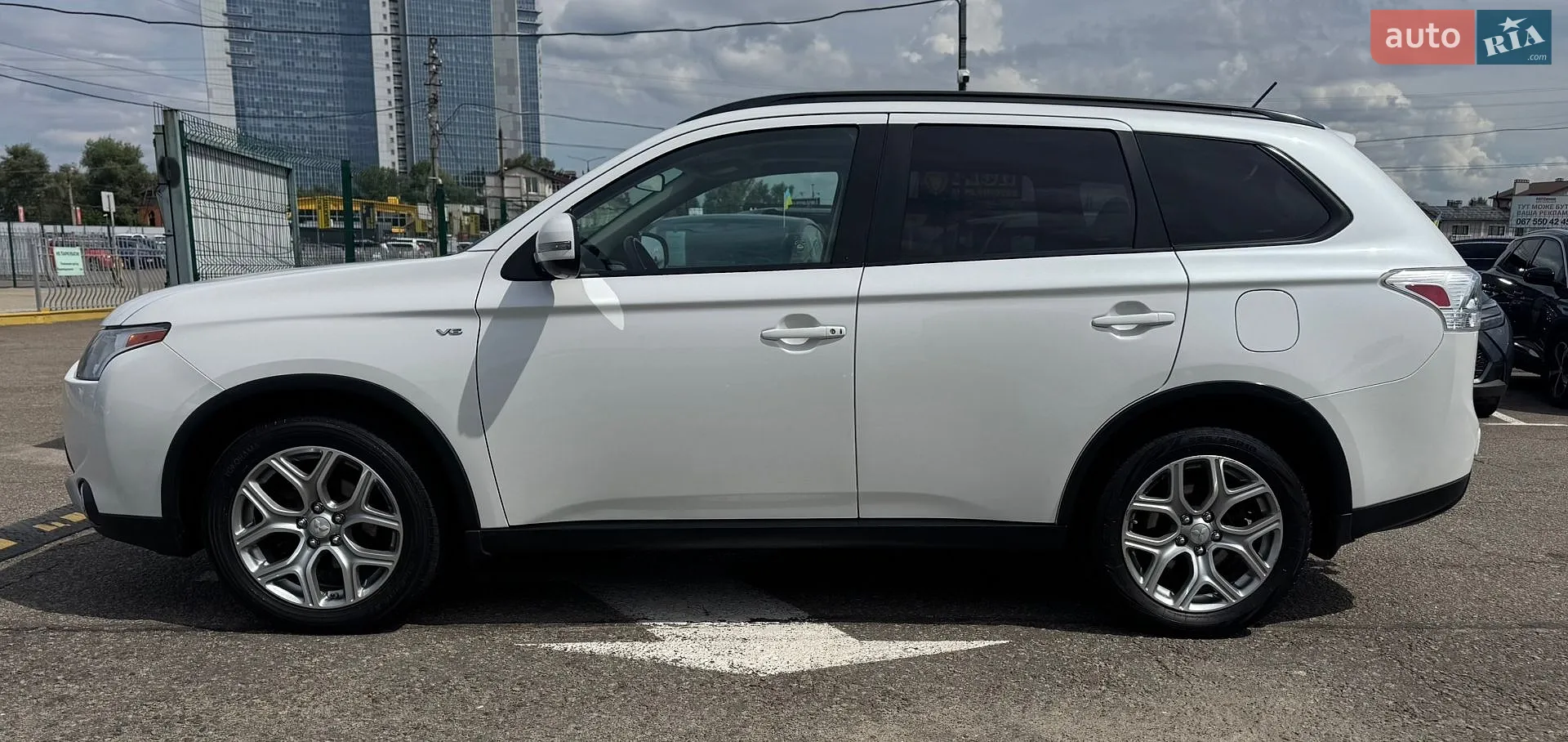 2014 Mitsubishi Outlander - мініатюра 8