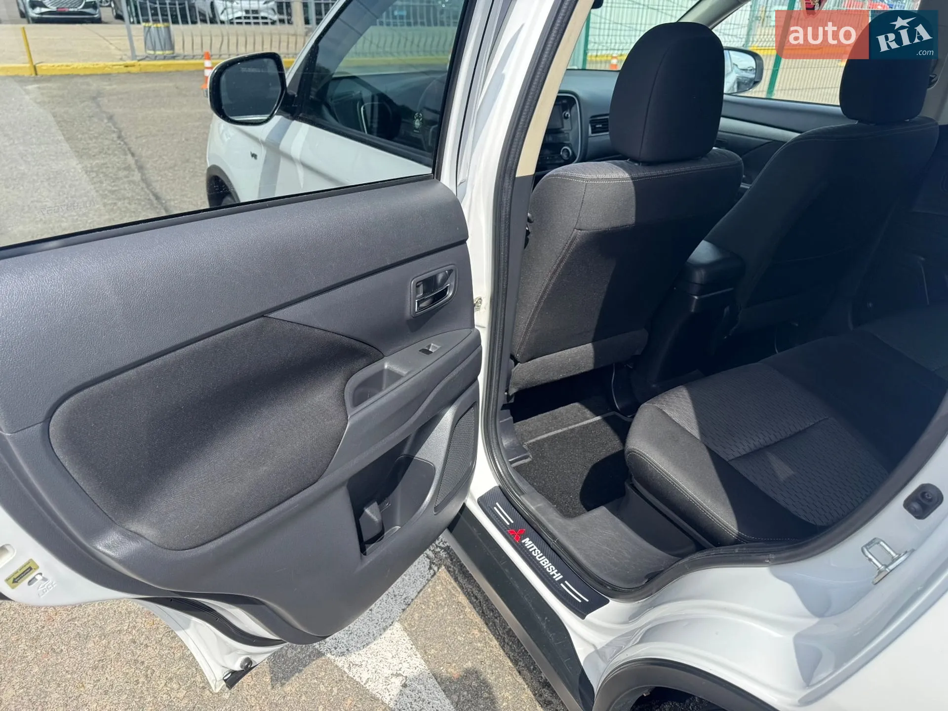 2014 Mitsubishi Outlander - мініатюра 19