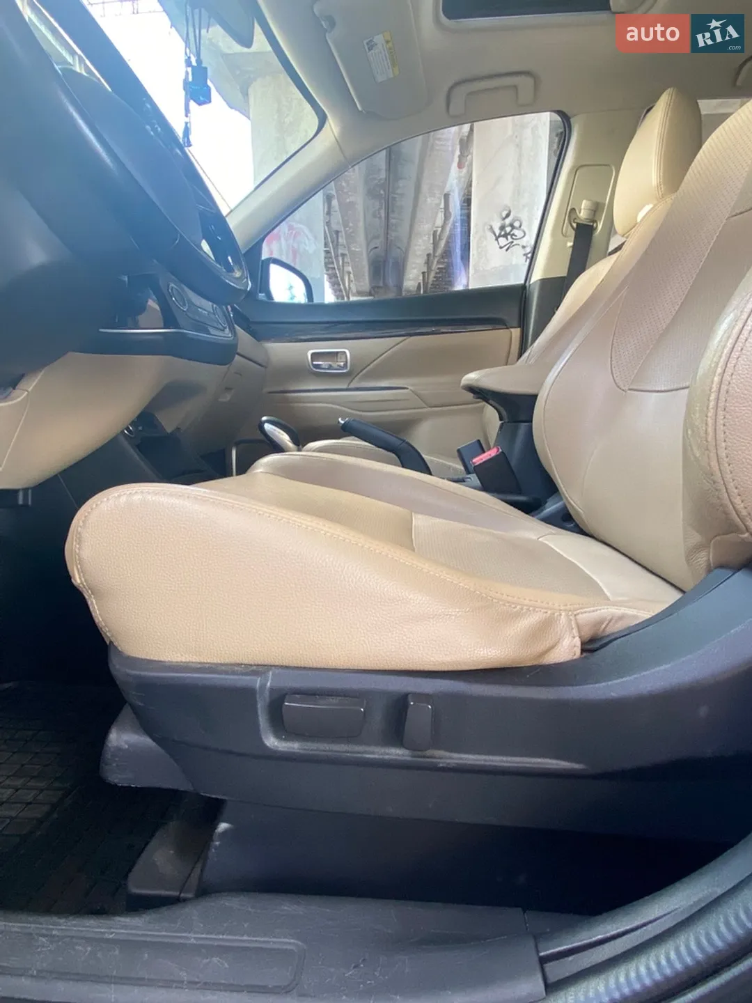 2016 Mitsubishi Outlander - мініатюра 12