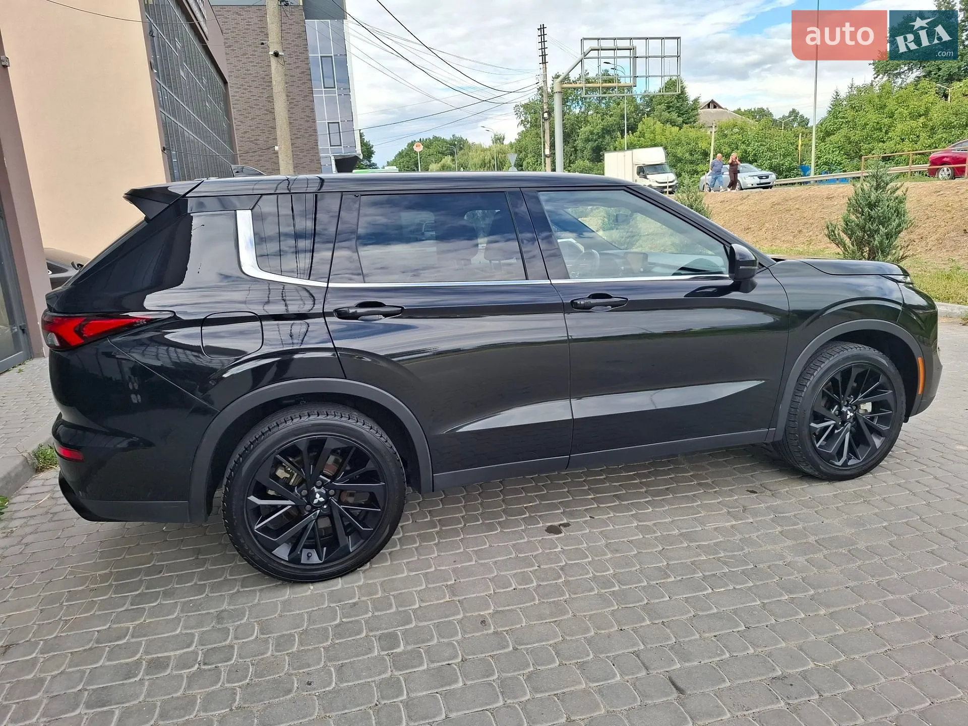 2022 Mitsubishi Outlander - мініатюра 14
