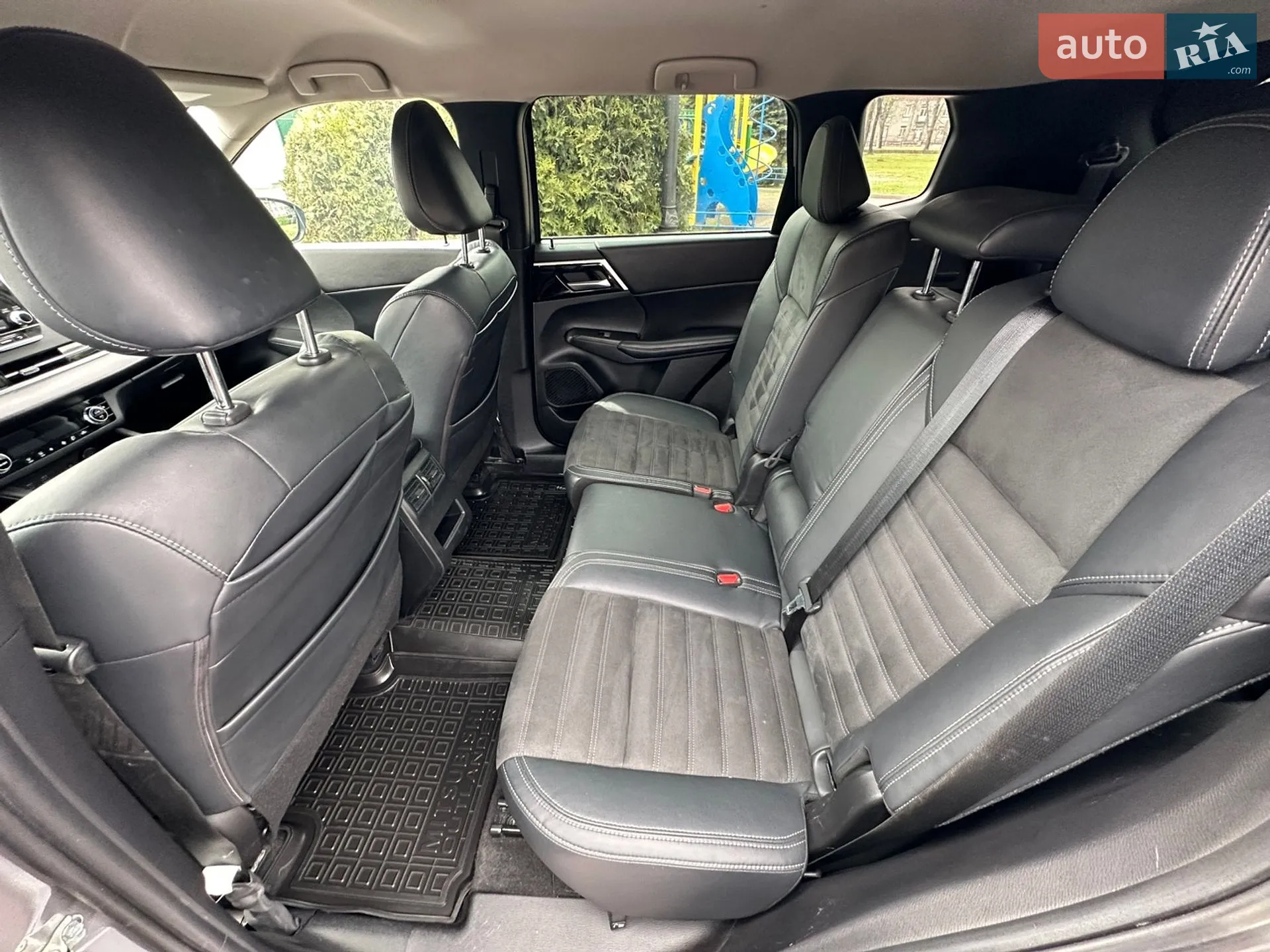 2021 Mitsubishi Outlander - мініатюра 15