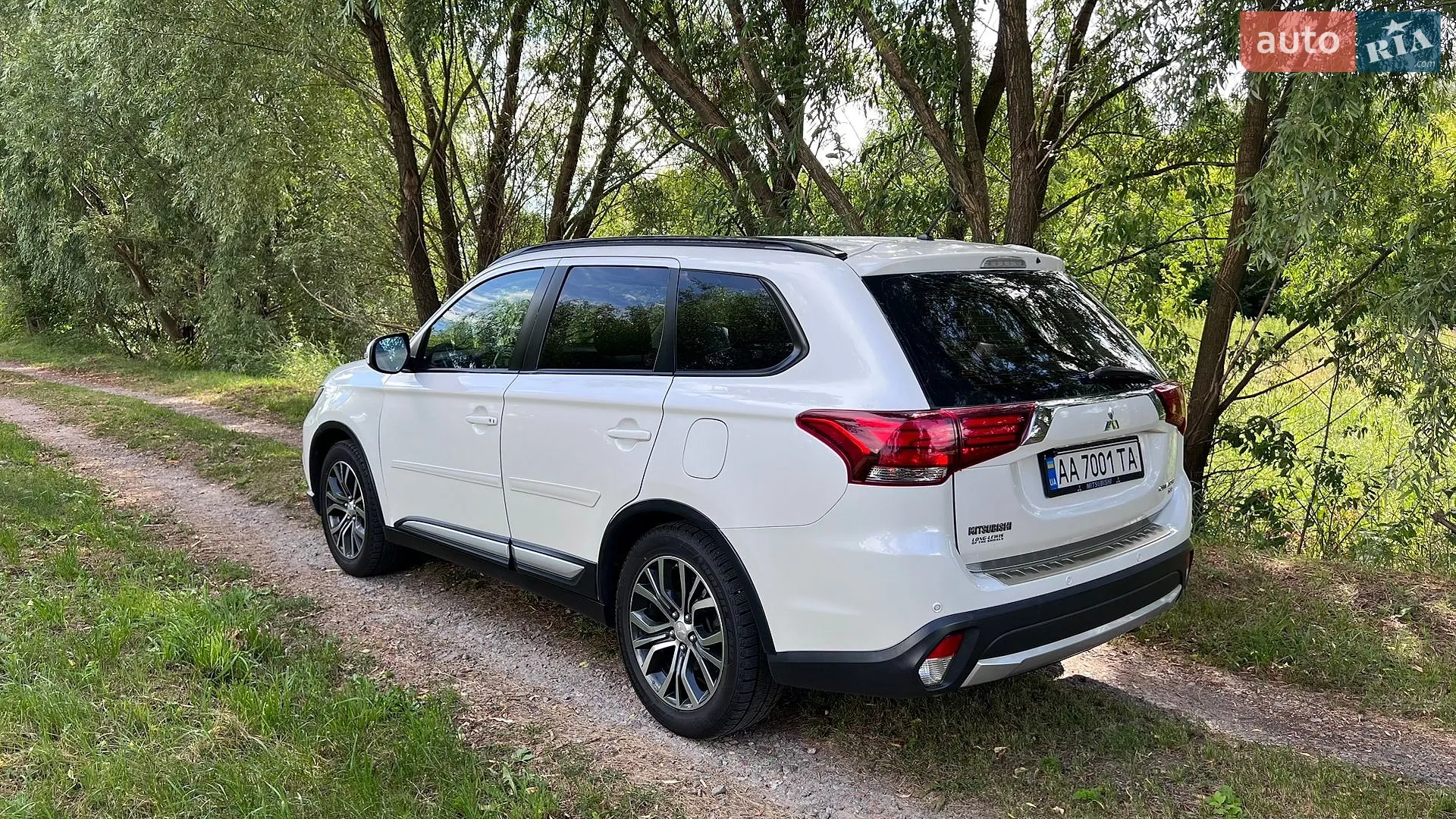 2015 Mitsubishi Outlander - мініатюра 13