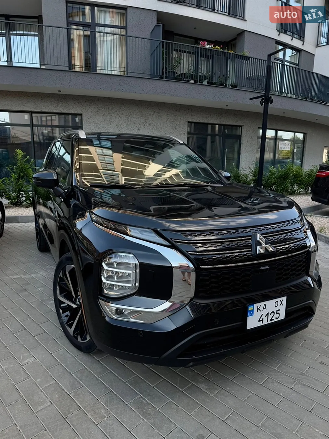 2023 Mitsubishi Outlander - фото 1
