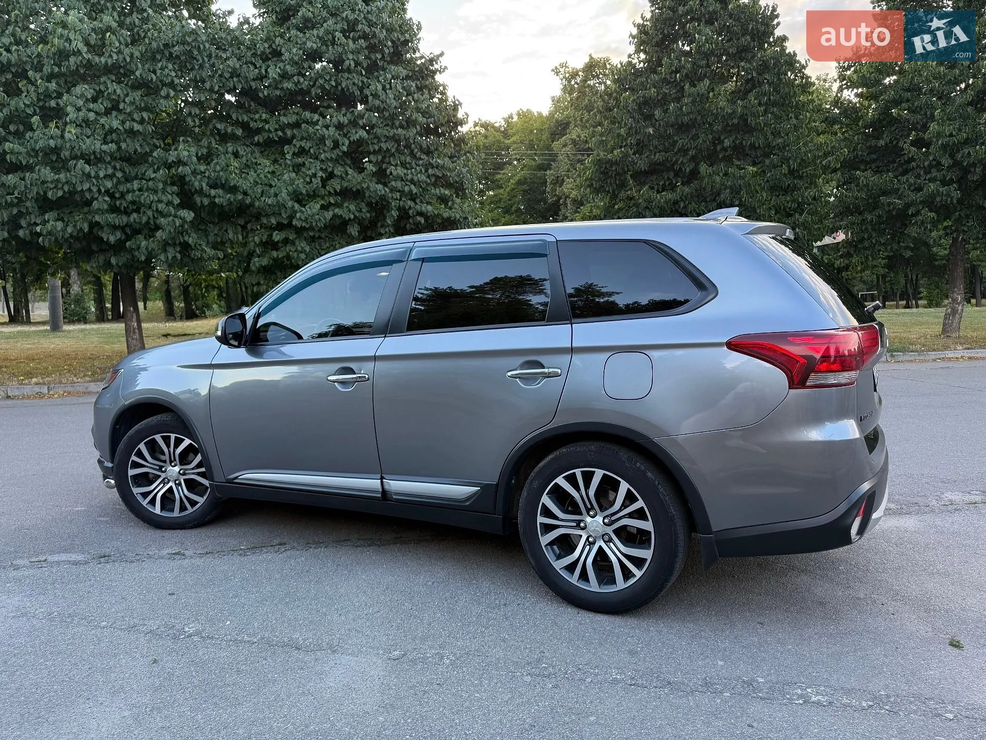 2018 Mitsubishi Outlander - мініатюра 2