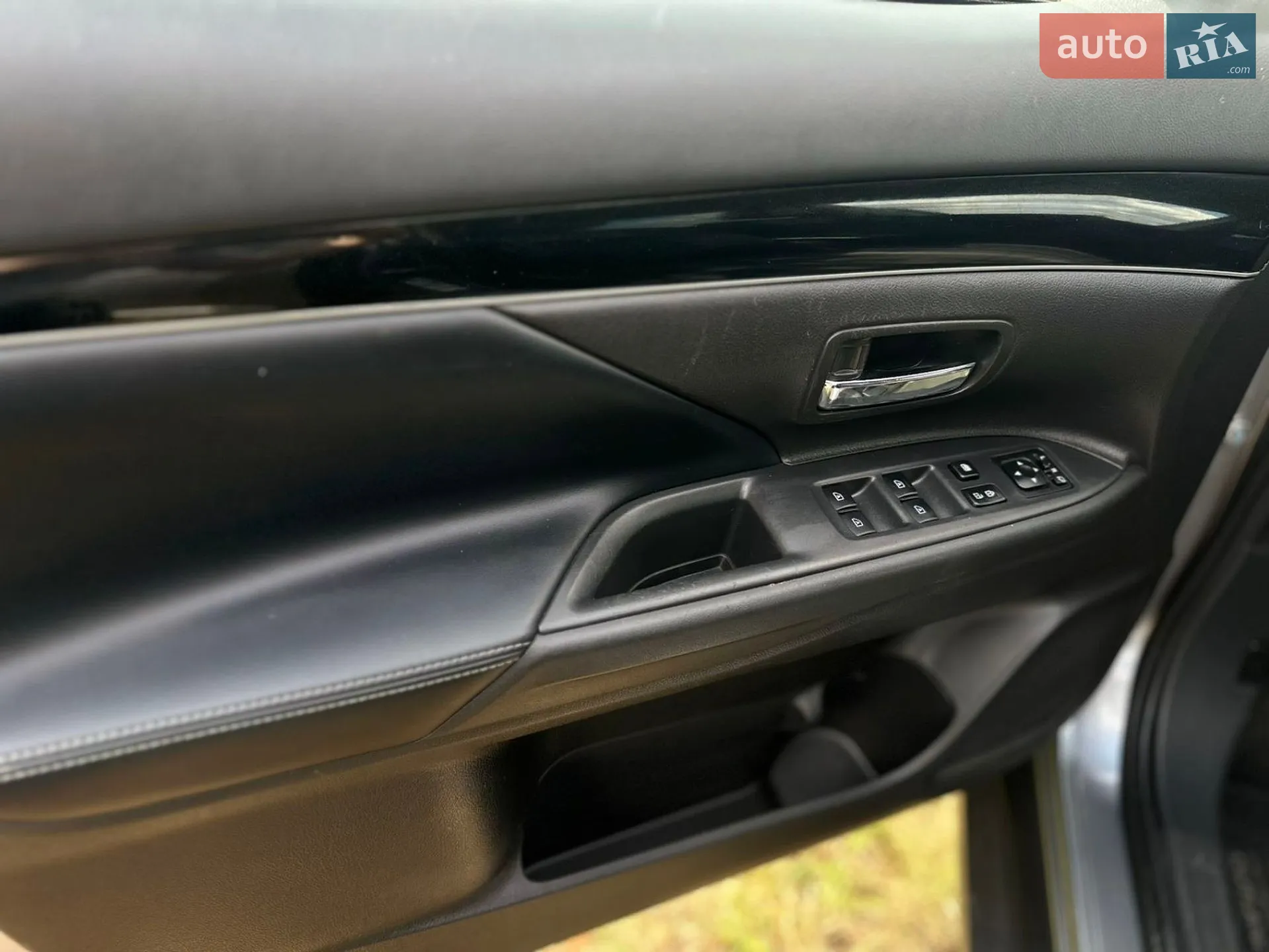 2019 Mitsubishi Outlander - мініатюра 4
