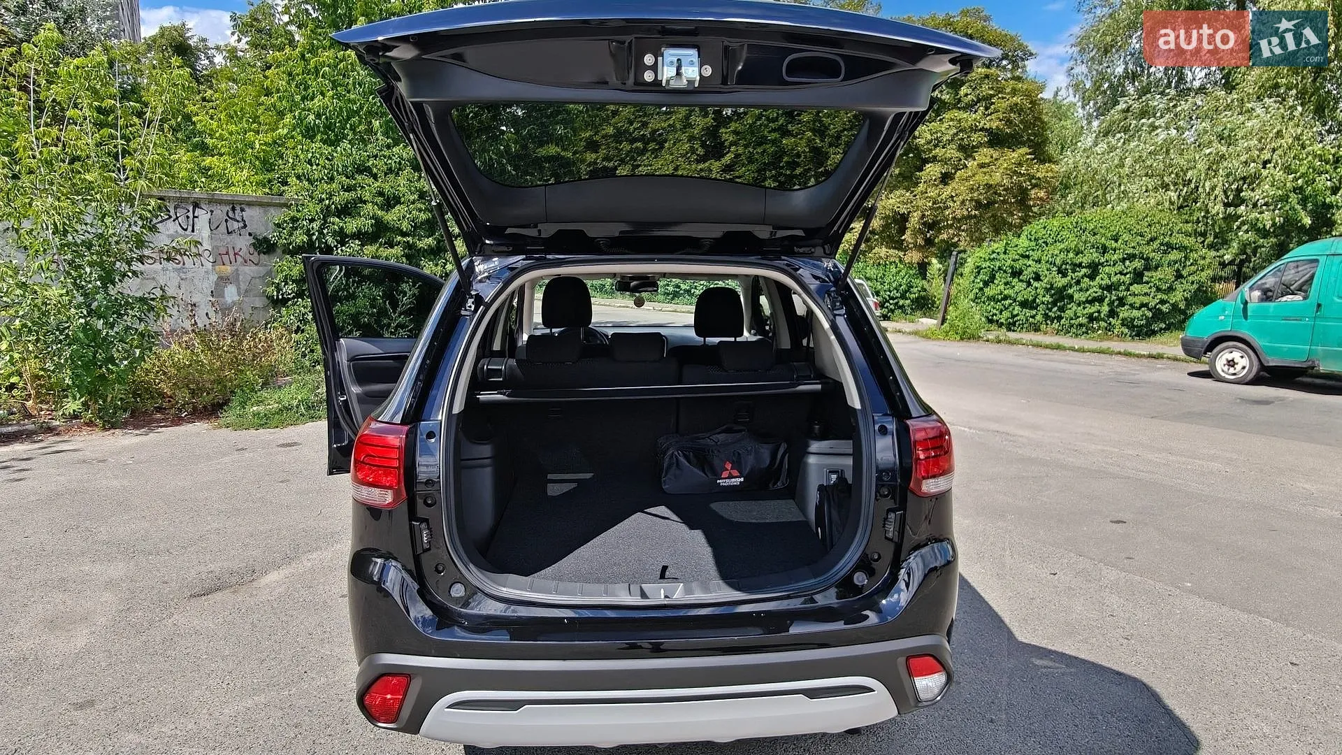 2021 Mitsubishi Outlander - мініатюра 18