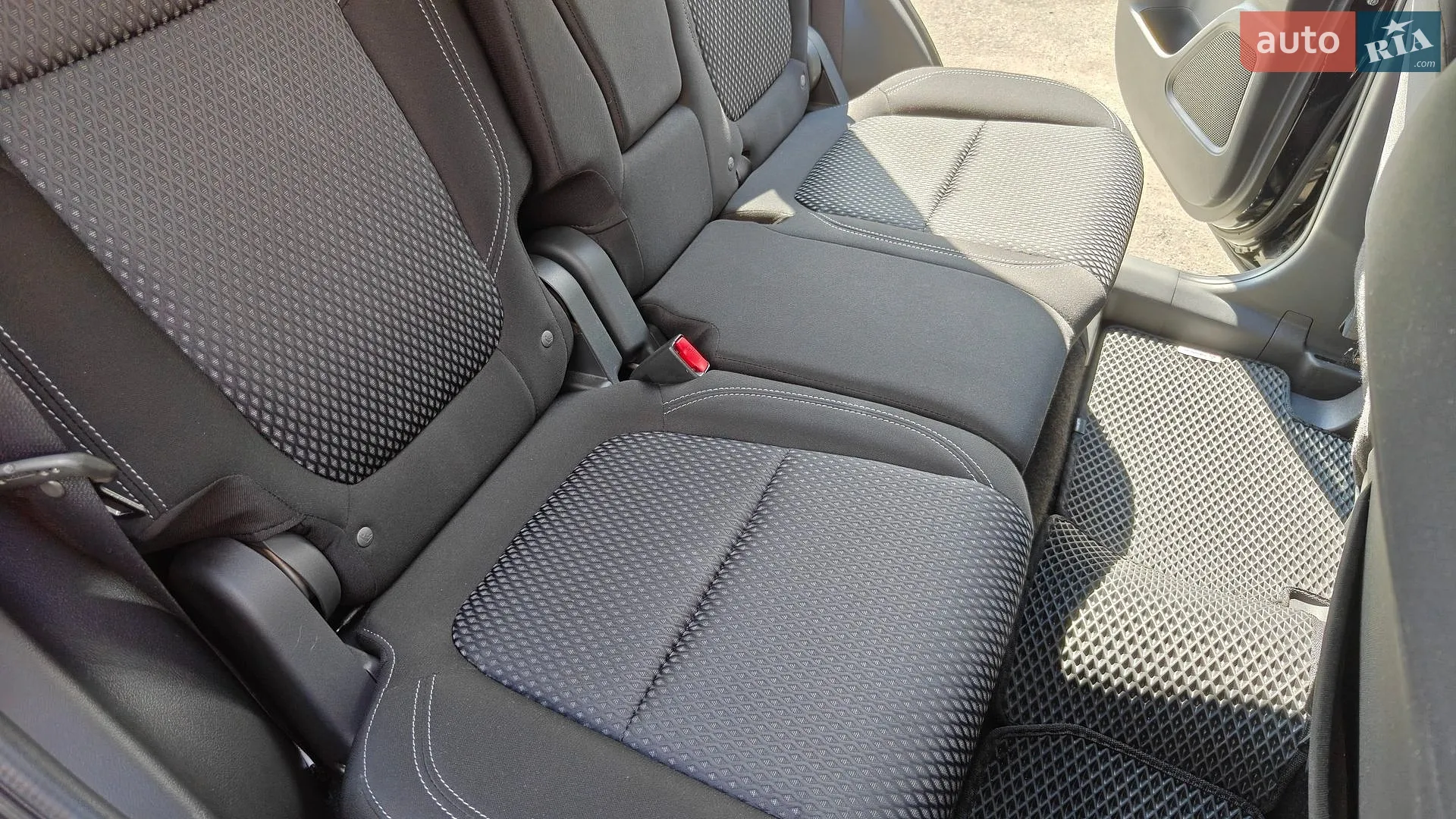 2021 Mitsubishi Outlander - мініатюра 28
