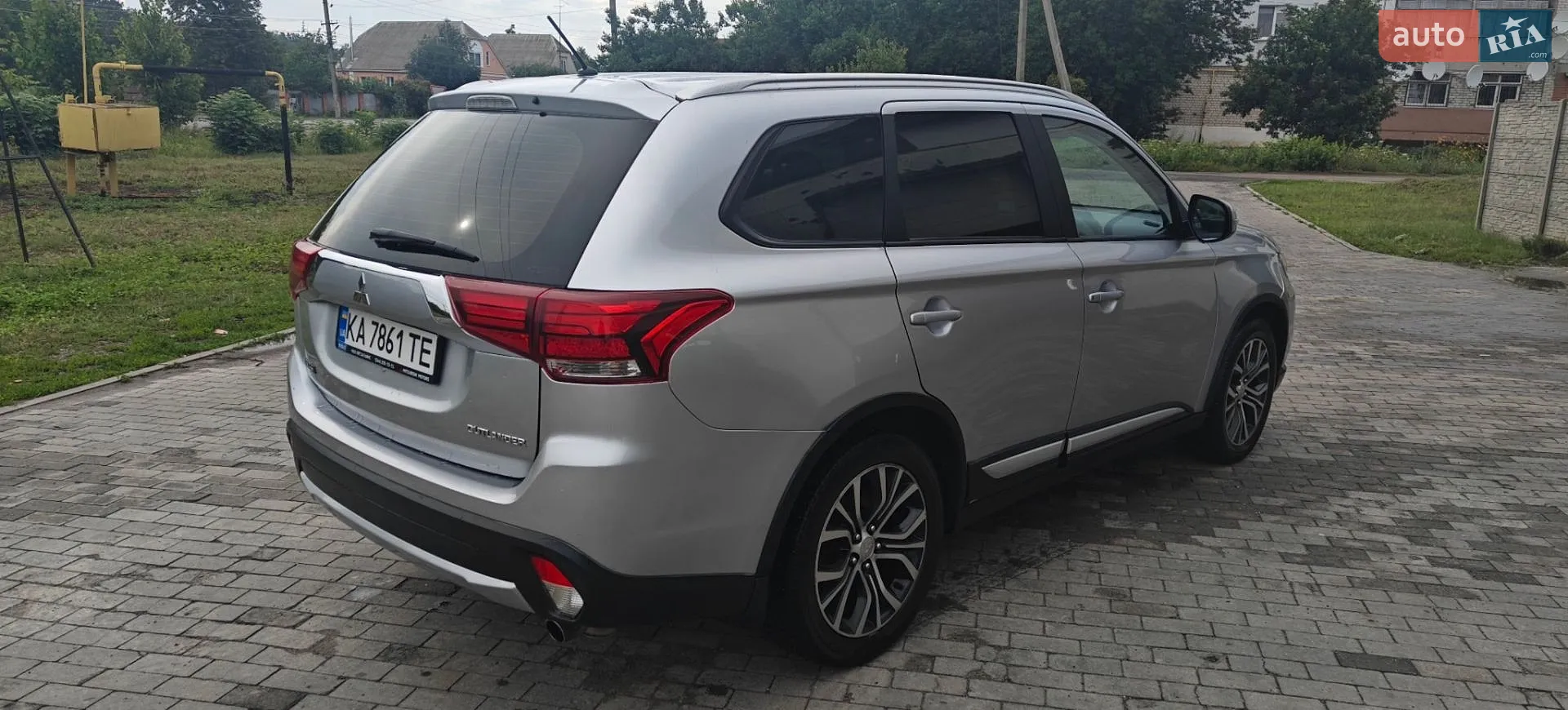 2016 Mitsubishi Outlander - мініатюра 12