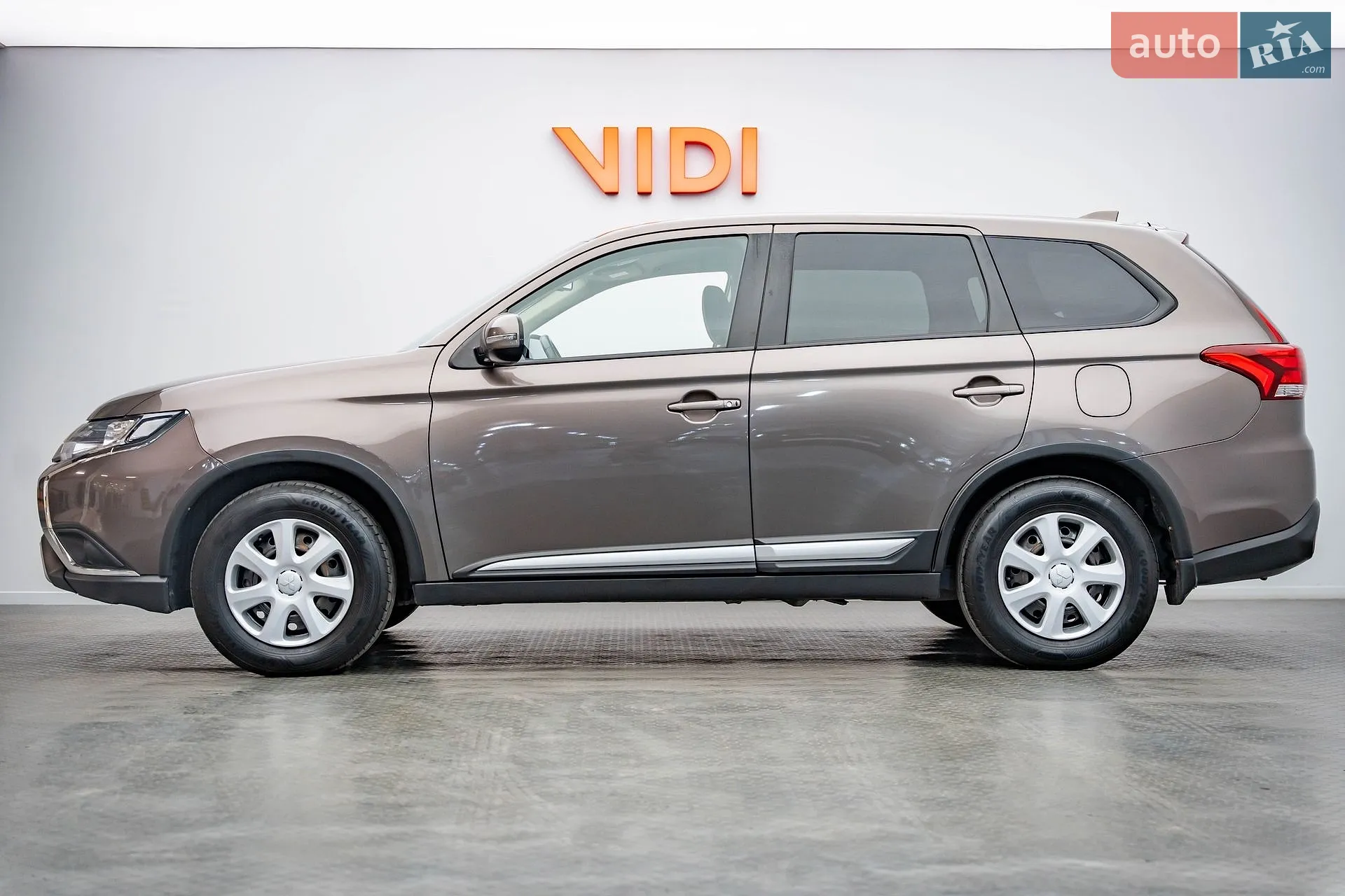 2020 Mitsubishi Outlander - мініатюра 3