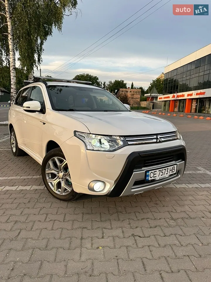2014 Mitsubishi Outlander - мініатюра 14