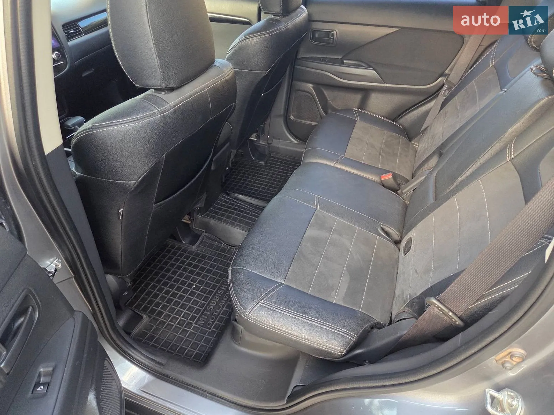 2021 Mitsubishi Outlander - мініатюра 17