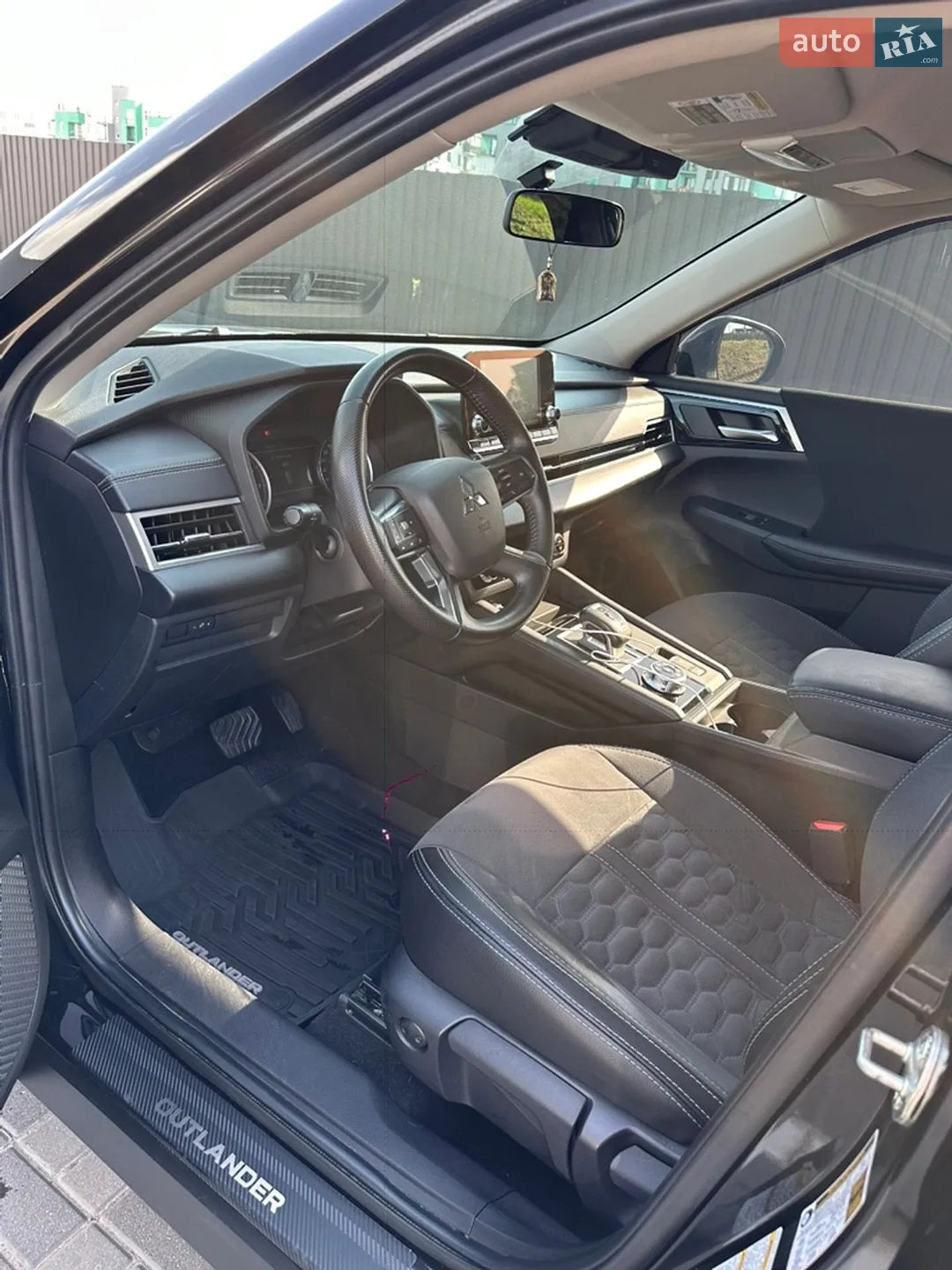 2021 Mitsubishi Outlander - мініатюра 12