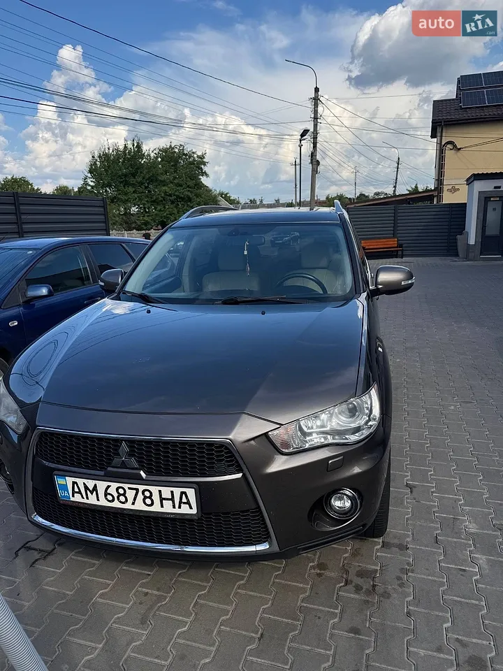 2011 Mitsubishi Outlander - мініатюра 12