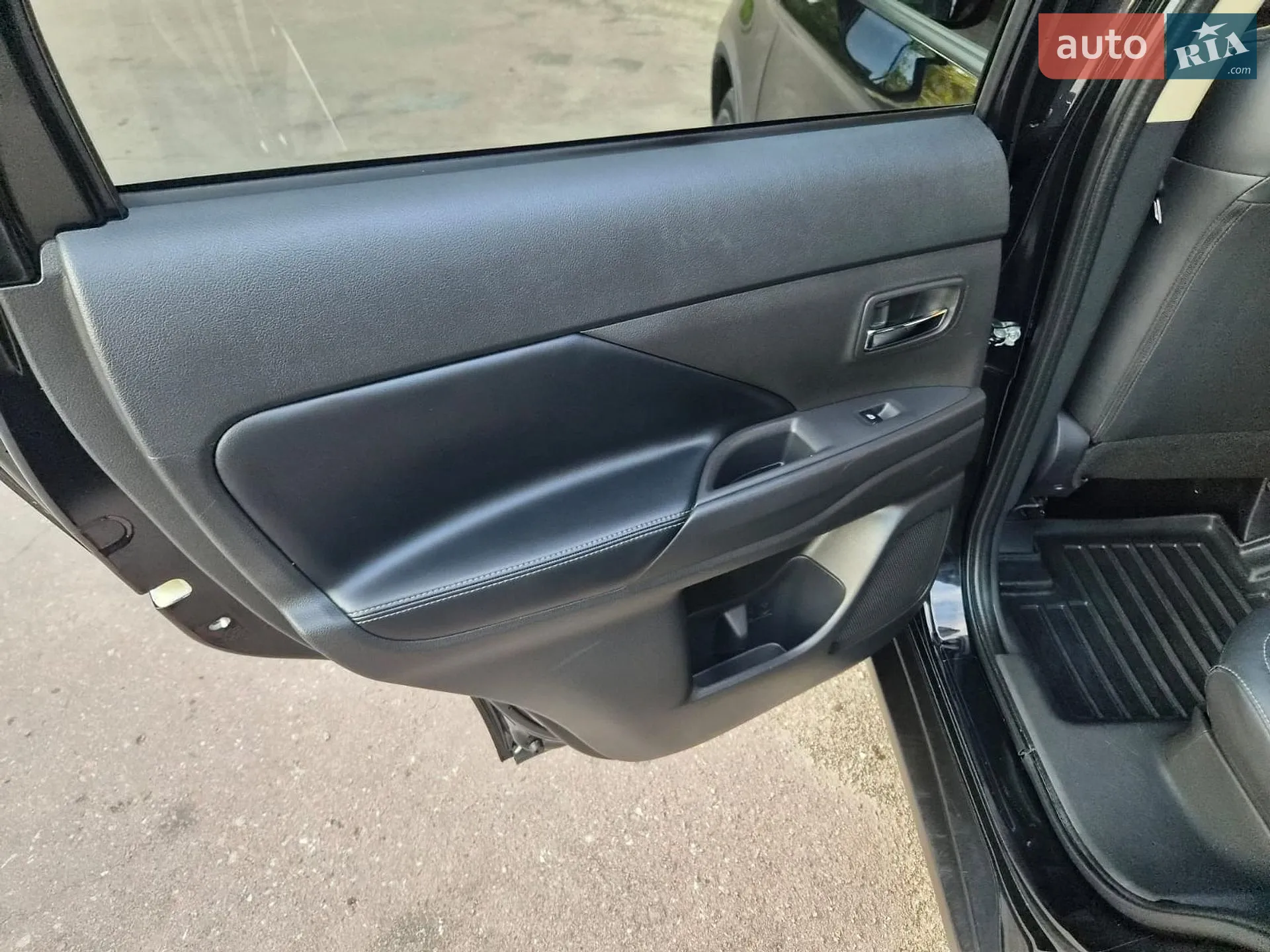 2019 Mitsubishi Outlander - мініатюра 40