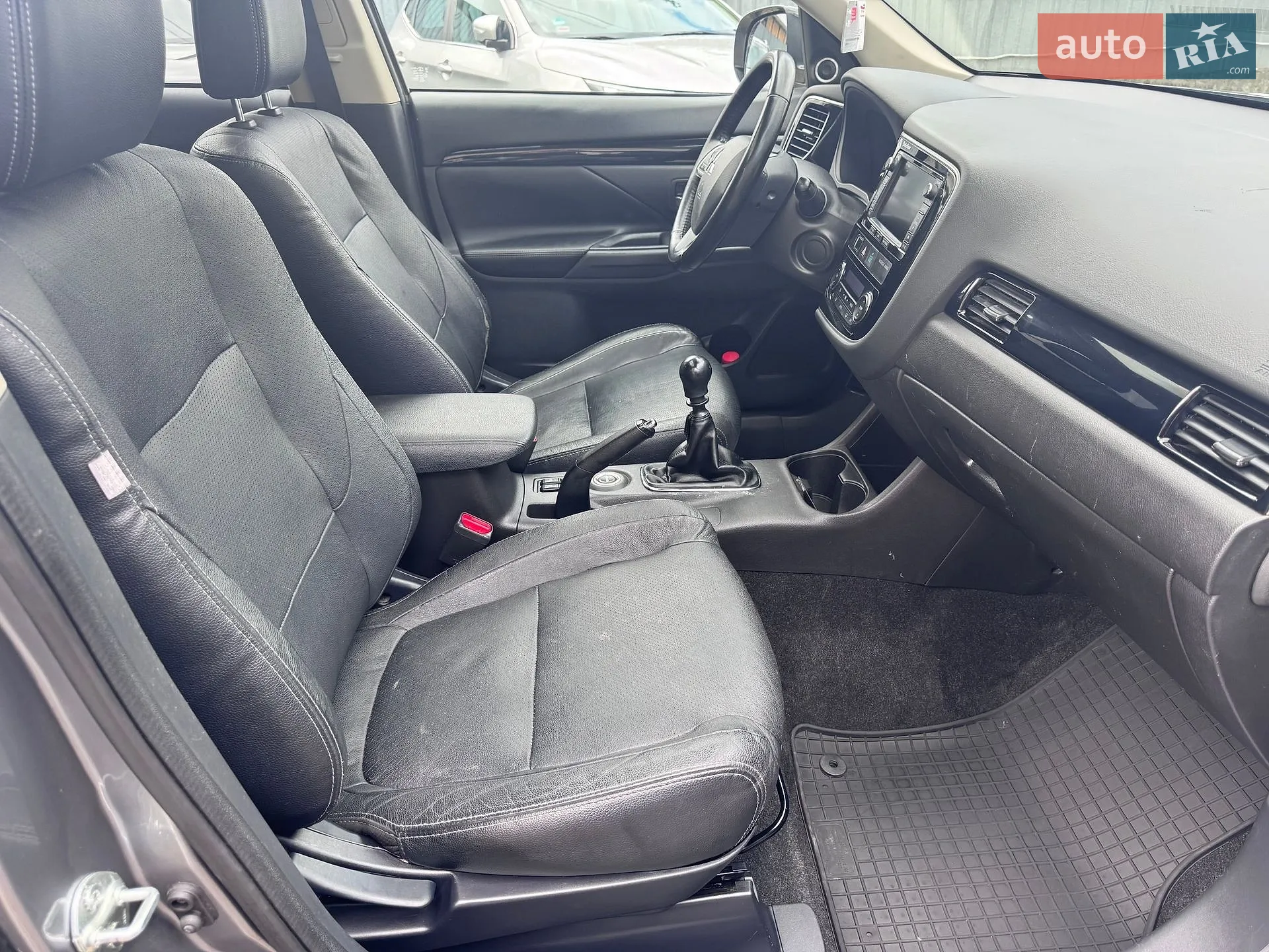 2014 Mitsubishi Outlander - мініатюра 17