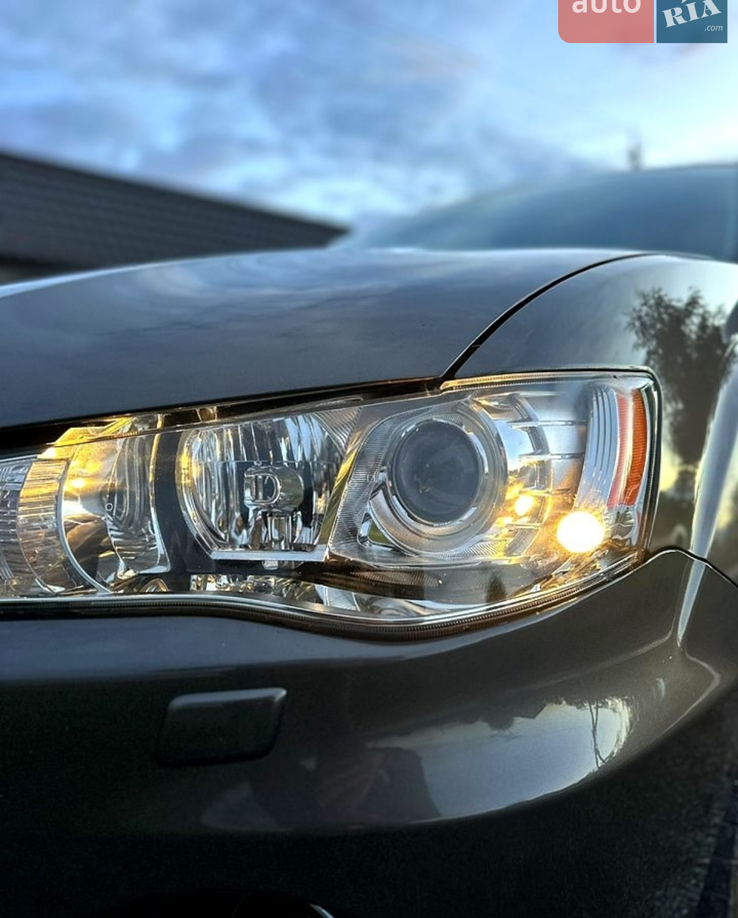 2010 Mitsubishi Outlander - мініатюра 2