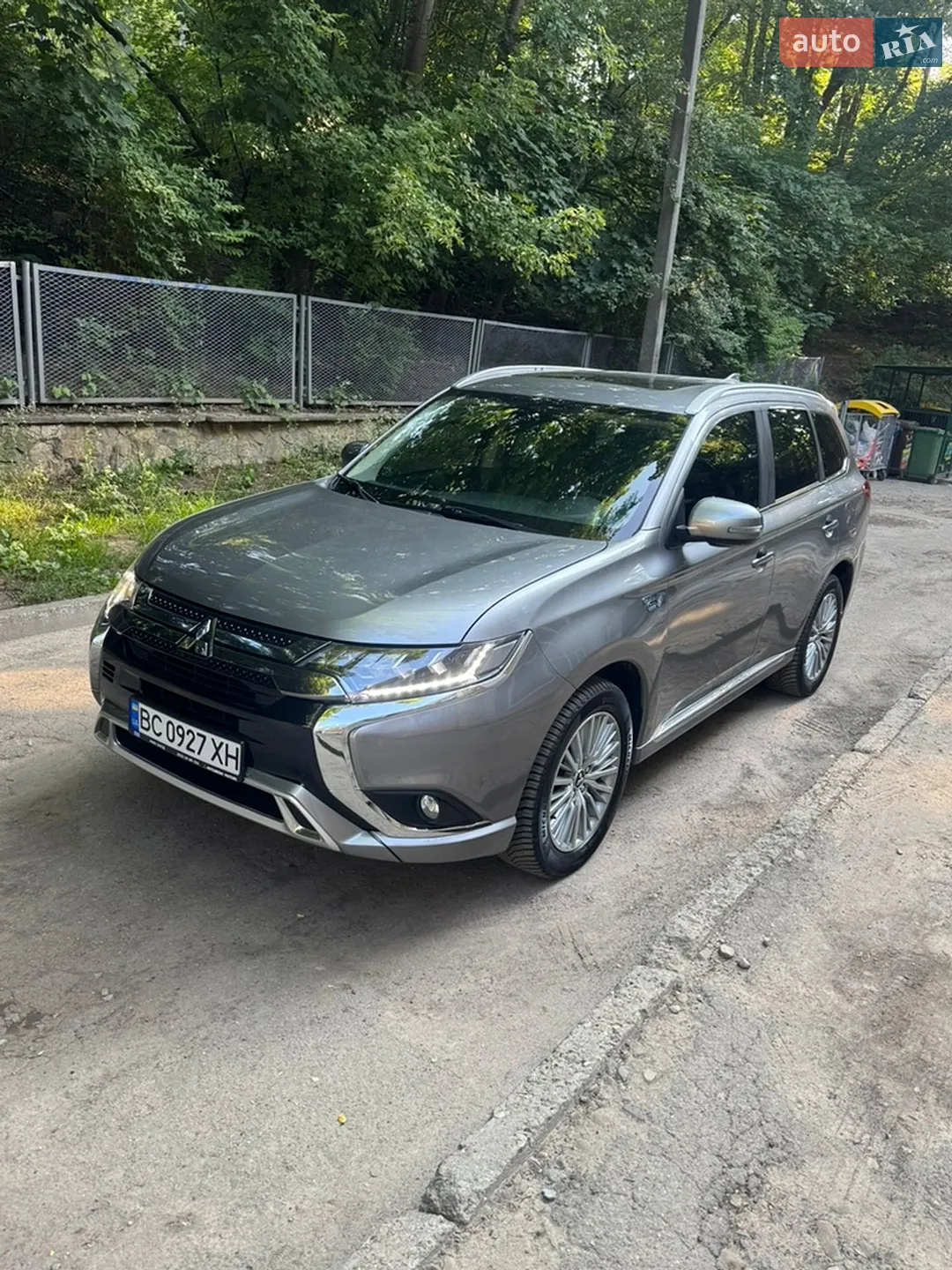 2021 Mitsubishi Outlander - мініатюра 3