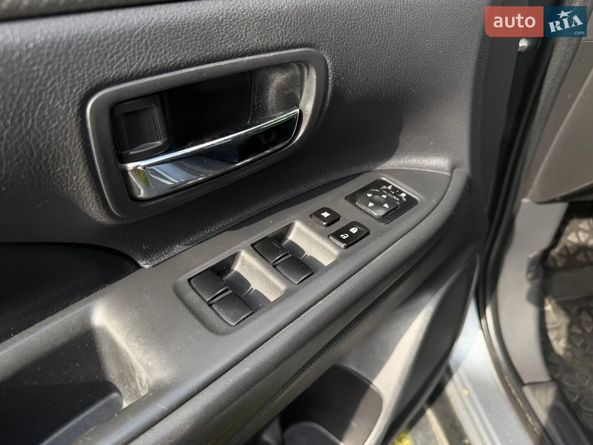 2013 Mitsubishi Outlander - мініатюра 25