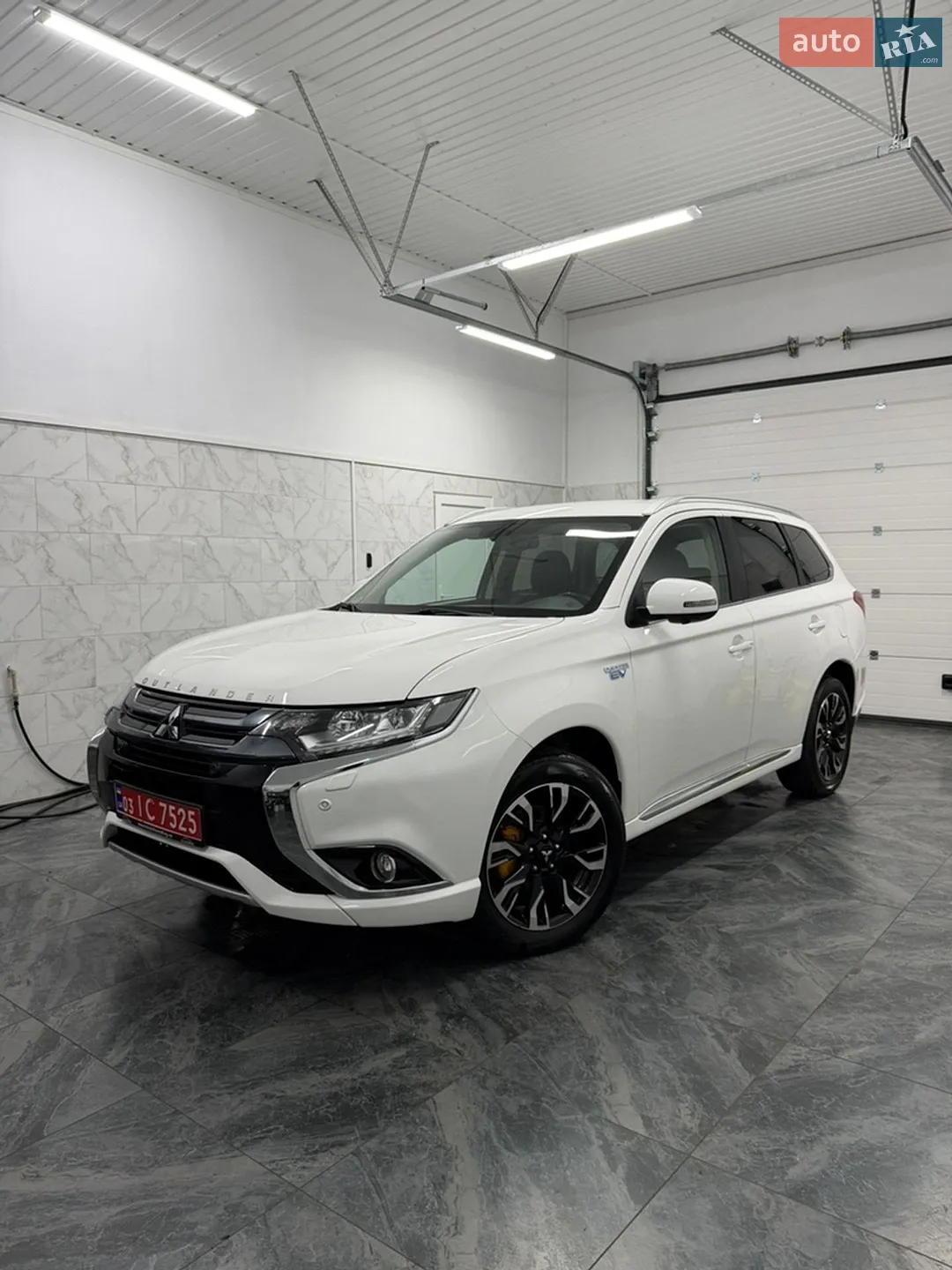 2016 Mitsubishi Outlander - мініатюра 2