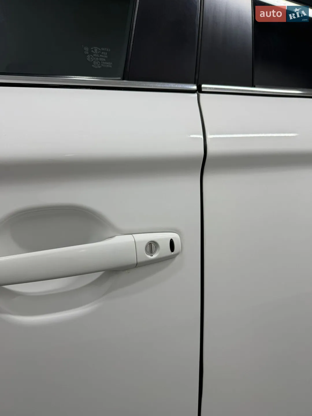 2016 Mitsubishi Outlander - мініатюра 16