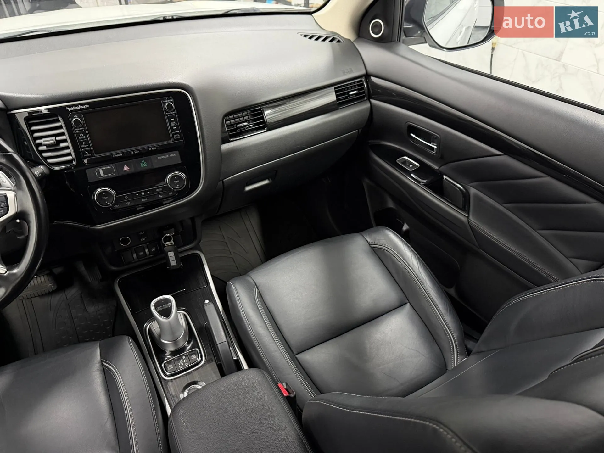 2016 Mitsubishi Outlander - мініатюра 41