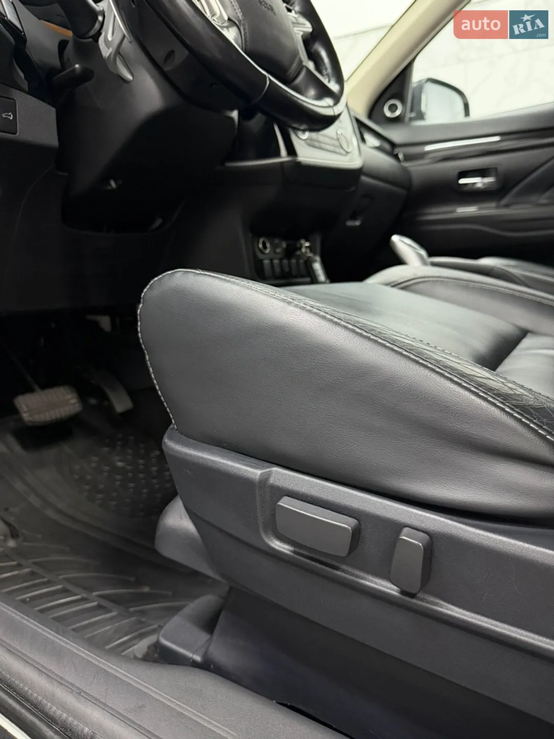 2016 Mitsubishi Outlander - мініатюра 53