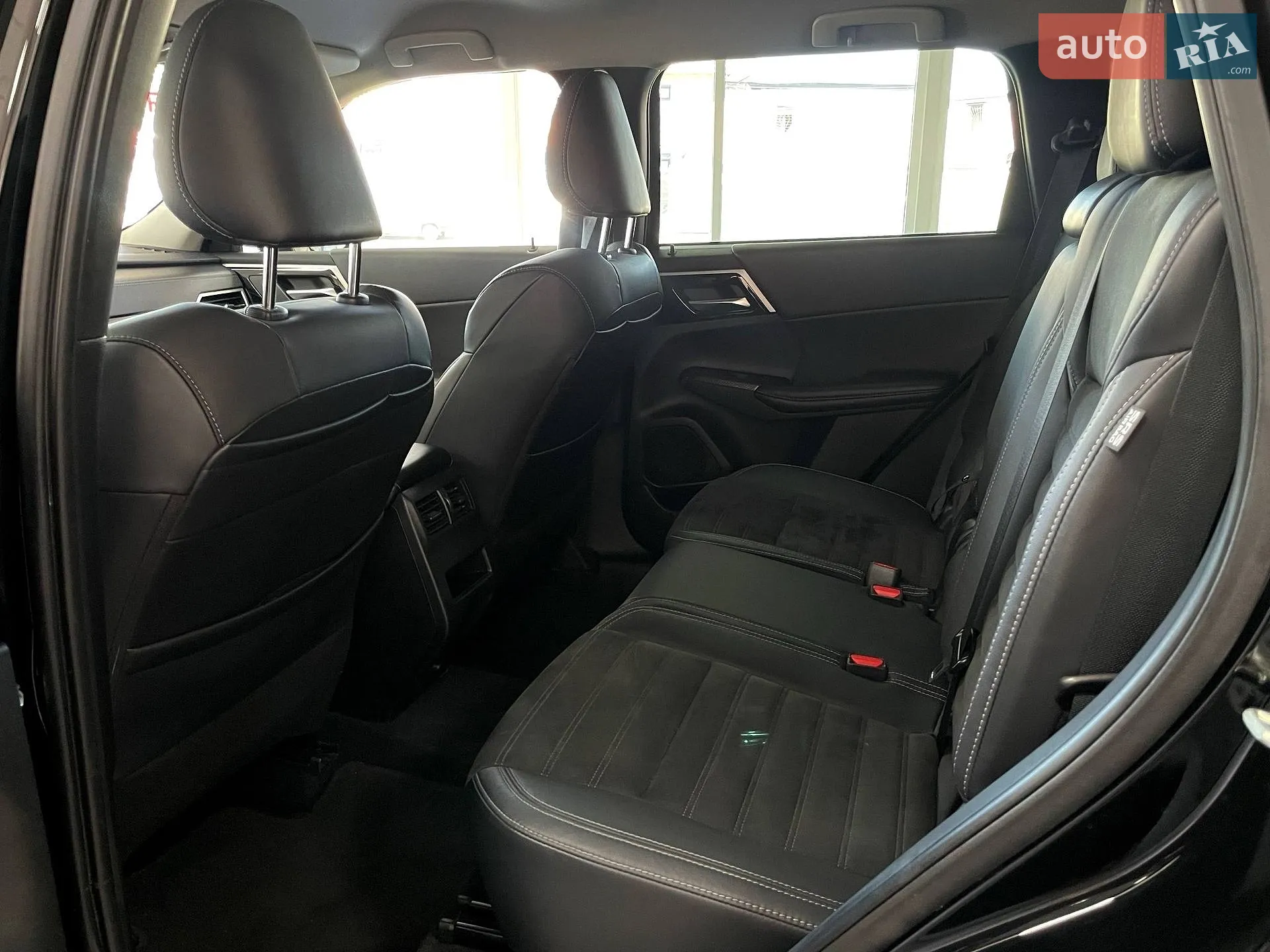 2022 Mitsubishi Outlander - мініатюра 42