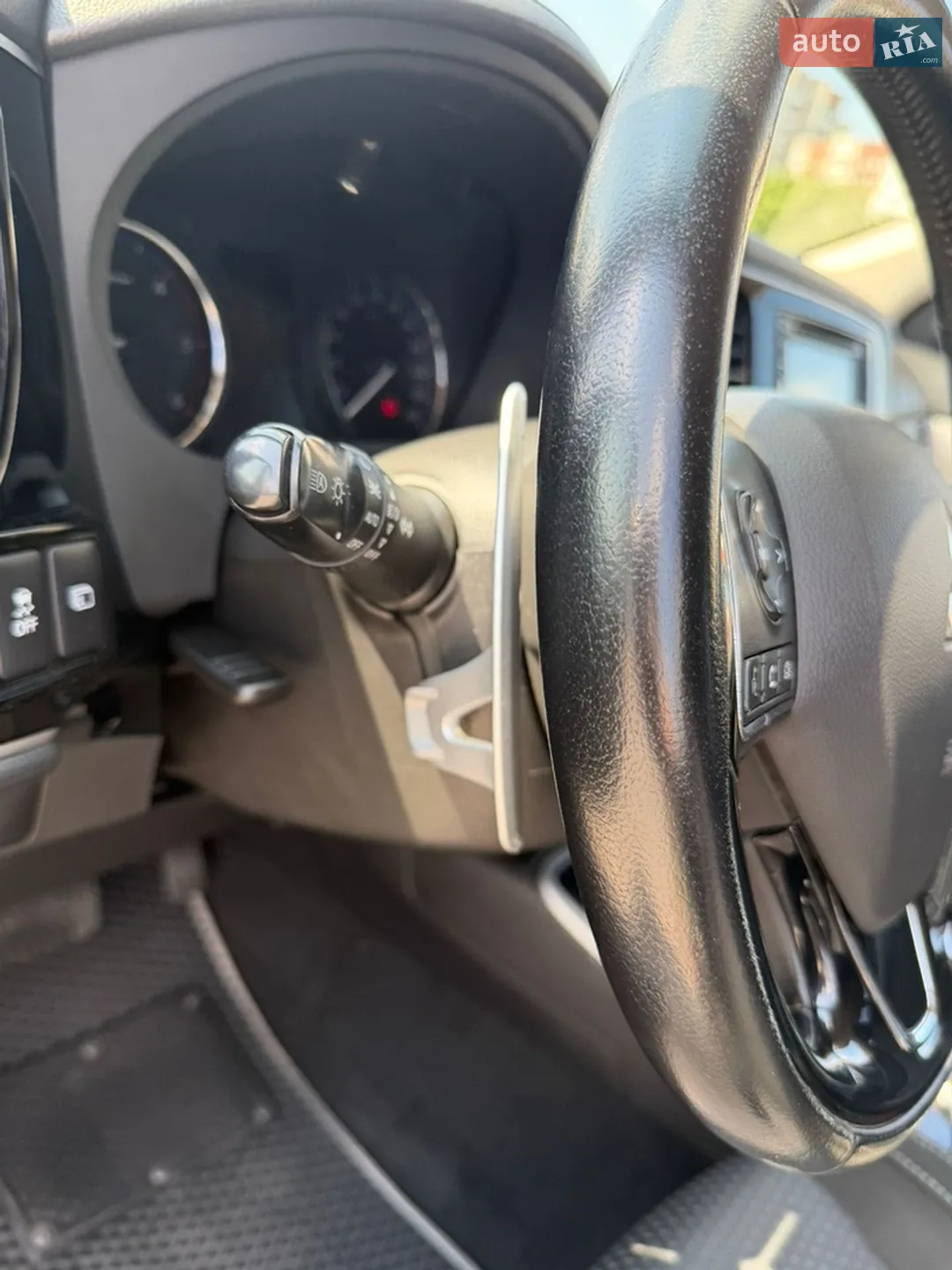 2016 Mitsubishi Outlander - мініатюра 10