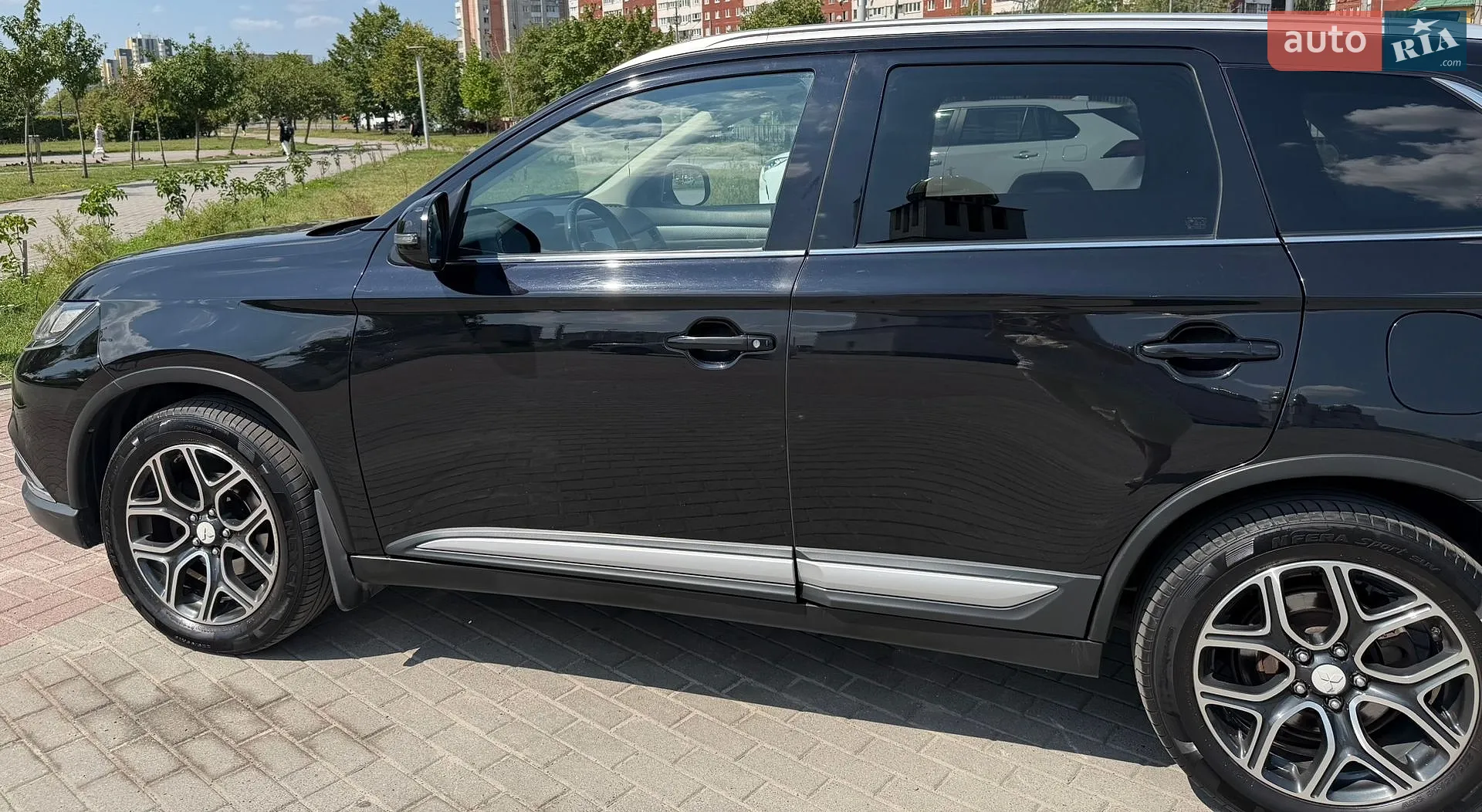 2016 Mitsubishi Outlander - мініатюра 2