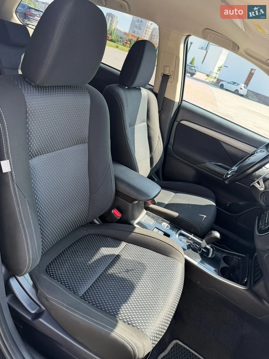 2016 Mitsubishi Outlander - мініатюра 13