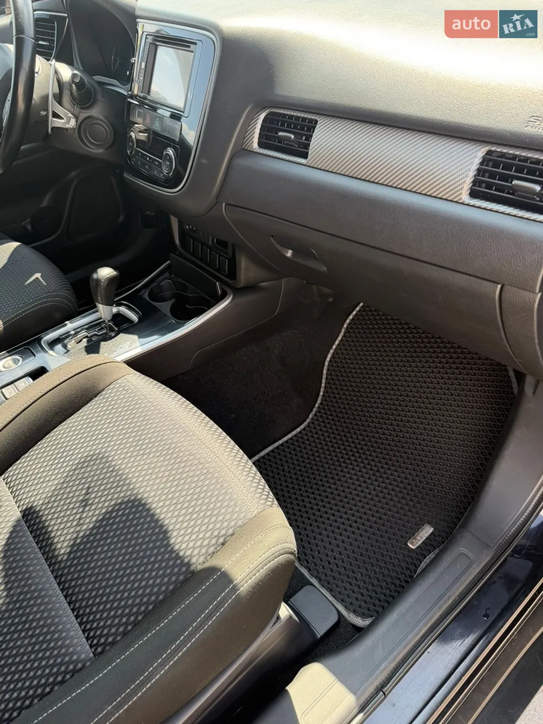 2016 Mitsubishi Outlander - мініатюра 14