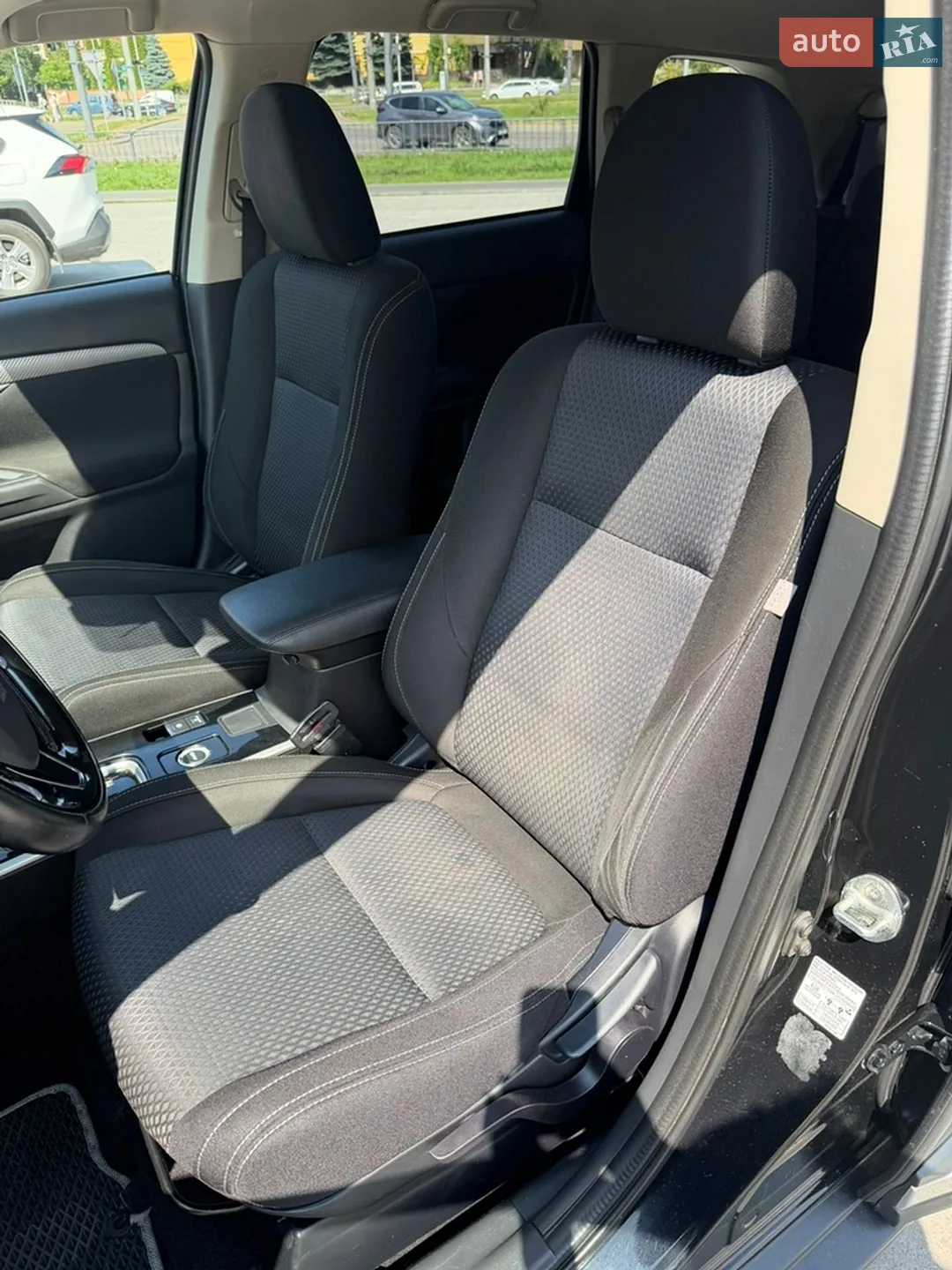 2016 Mitsubishi Outlander - мініатюра 20