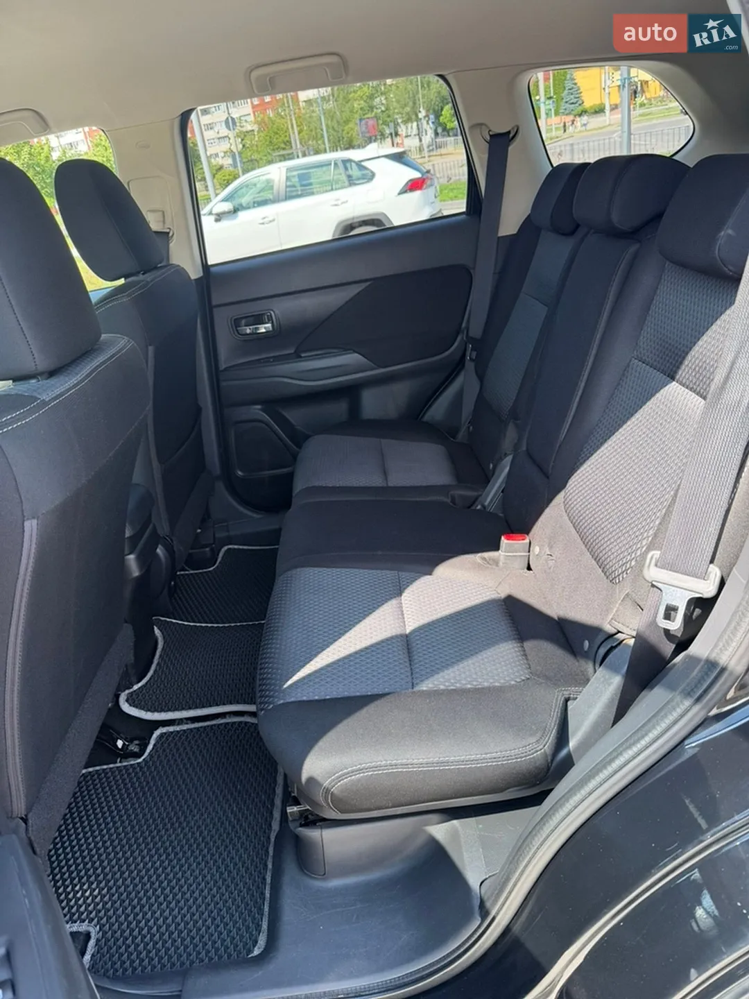 2016 Mitsubishi Outlander - мініатюра 21