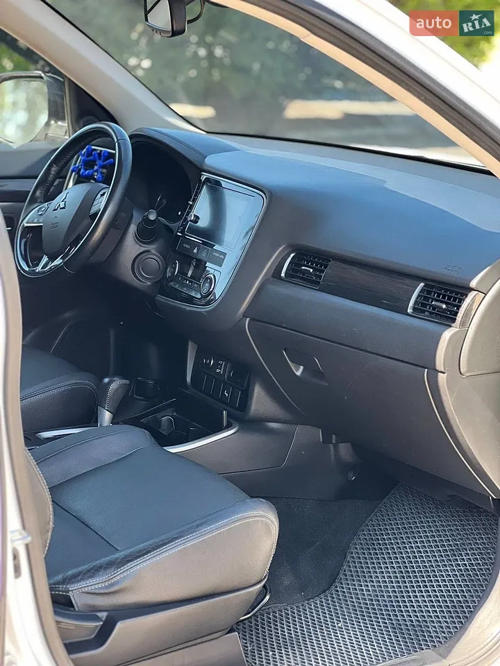 2018 Mitsubishi Outlander - мініатюра 9