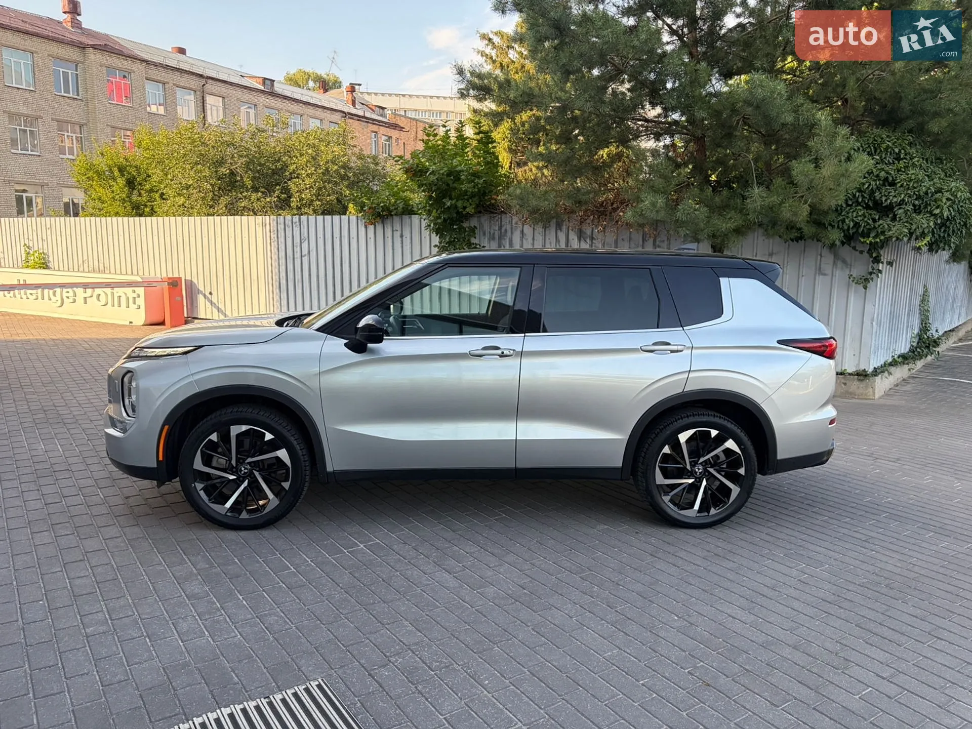 2022 Mitsubishi Outlander - мініатюра 6