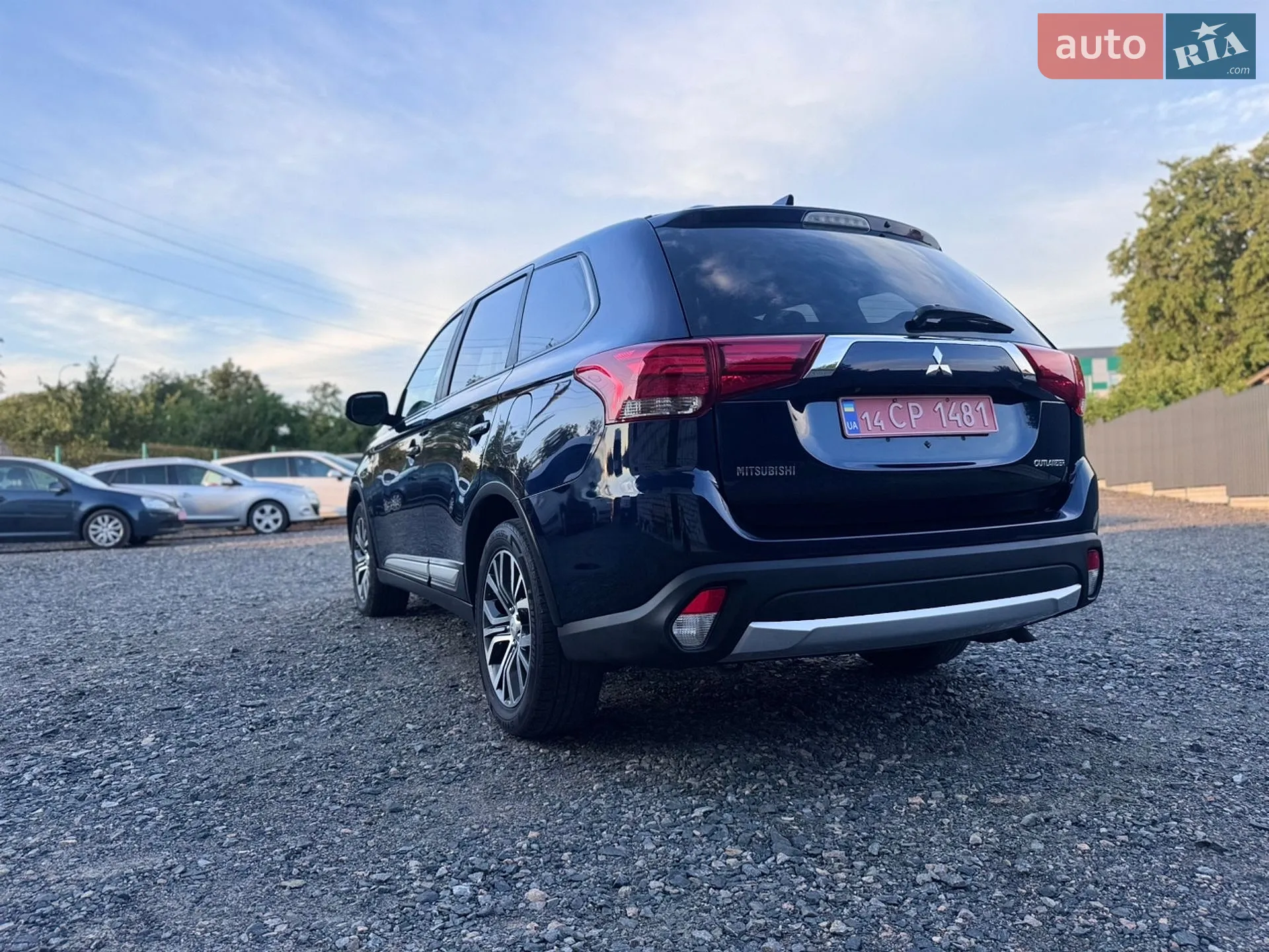 2016 Mitsubishi Outlander - мініатюра 16