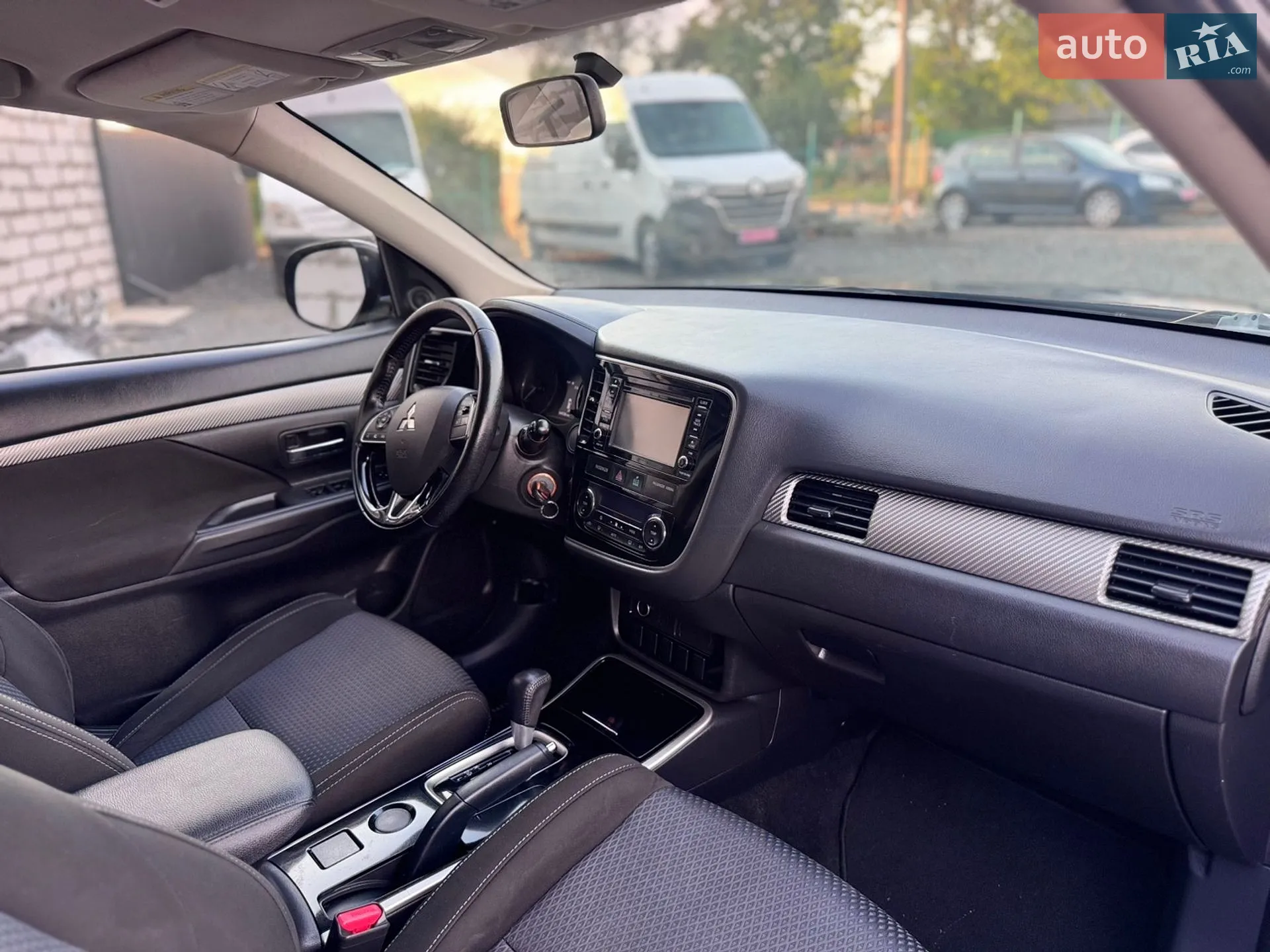 2016 Mitsubishi Outlander - мініатюра 31