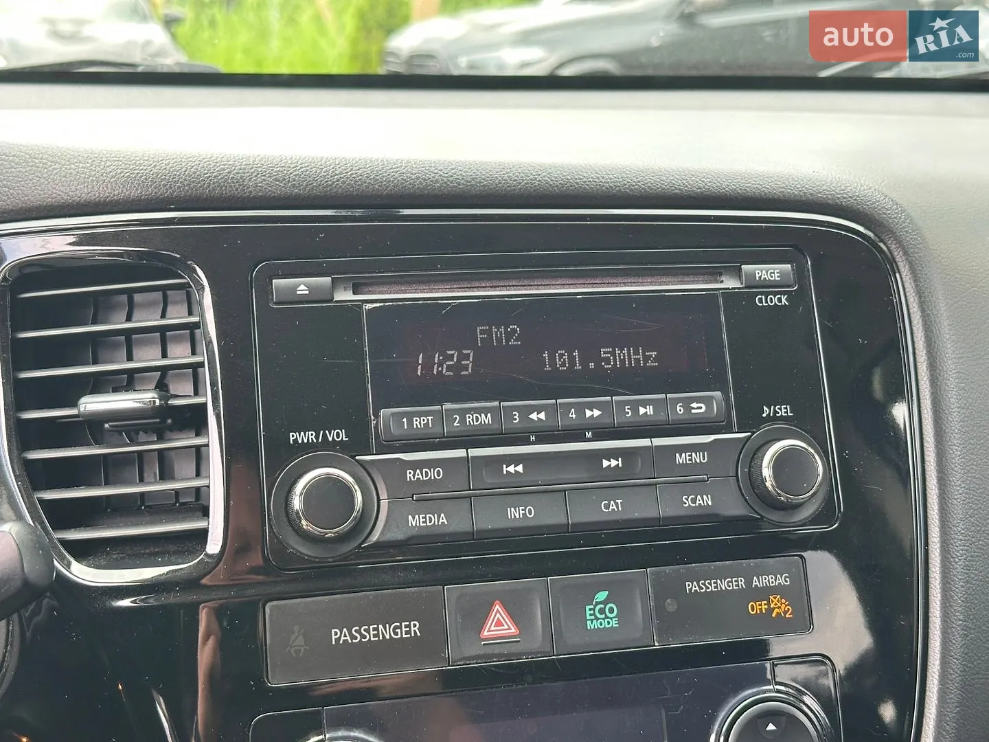 2016 Mitsubishi Outlander - мініатюра 30