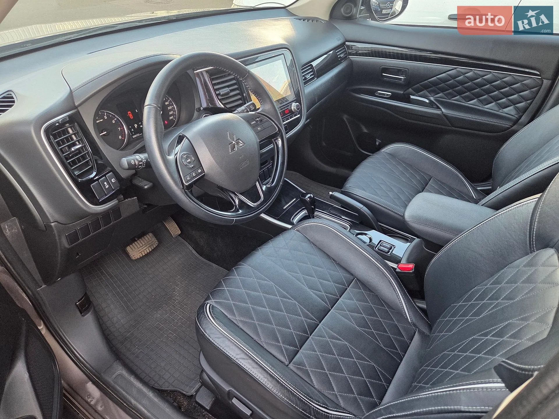 2021 Mitsubishi Outlander - мініатюра 15
