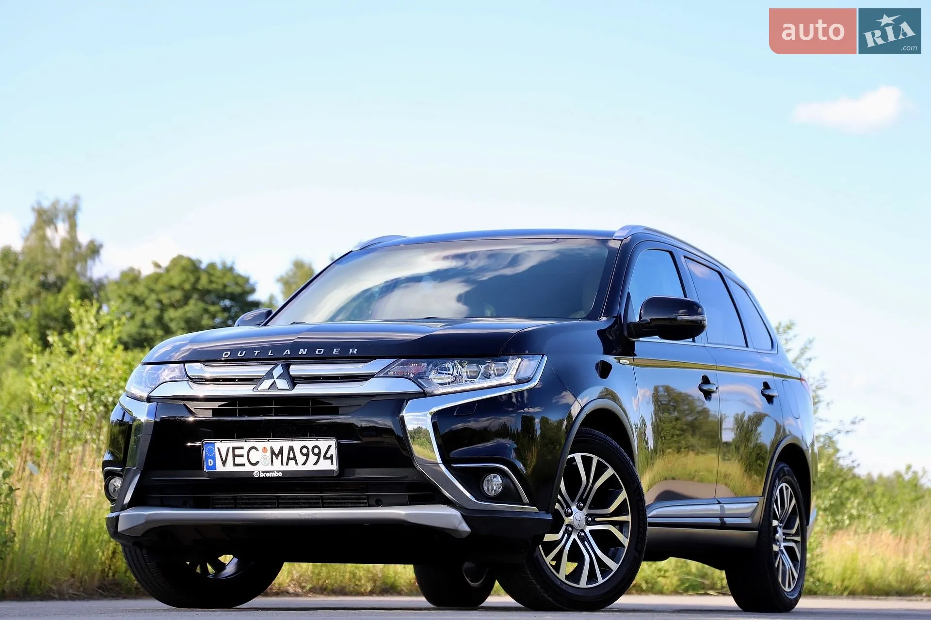 2016 Mitsubishi Outlander - фото 1
