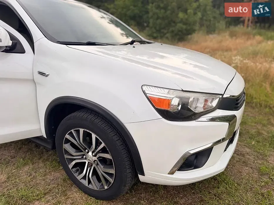 2017 Mitsubishi Outlander - мініатюра 2