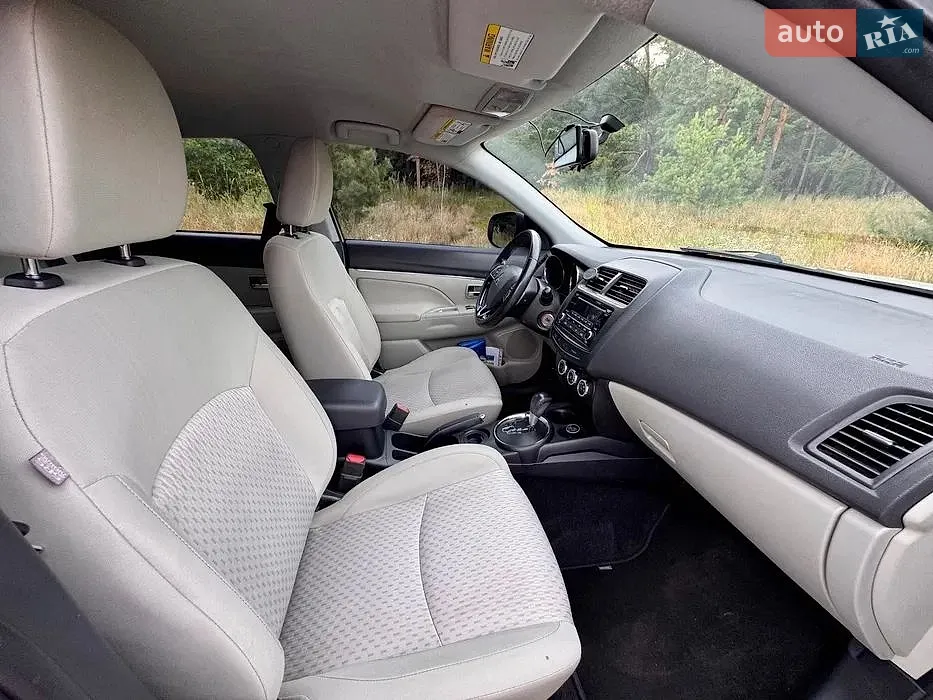 2017 Mitsubishi Outlander - мініатюра 23