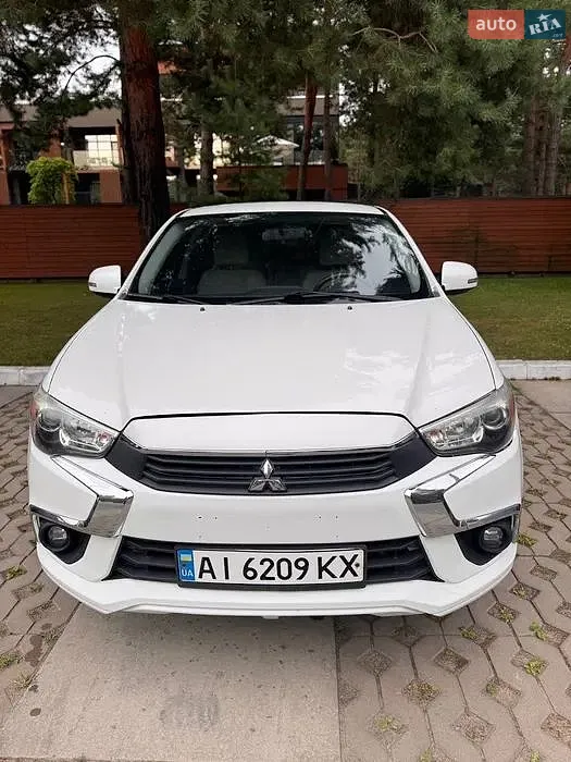 2017 Mitsubishi Outlander - мініатюра 4