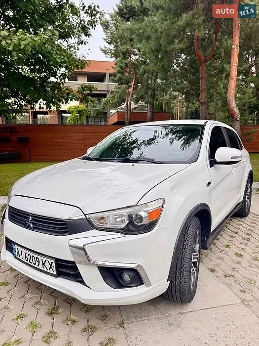2017 Mitsubishi Outlander - мініатюра 6