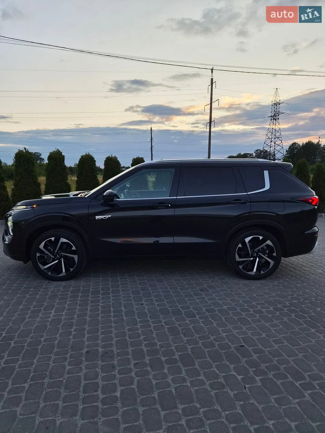 2023 Mitsubishi Outlander - мініатюра 2