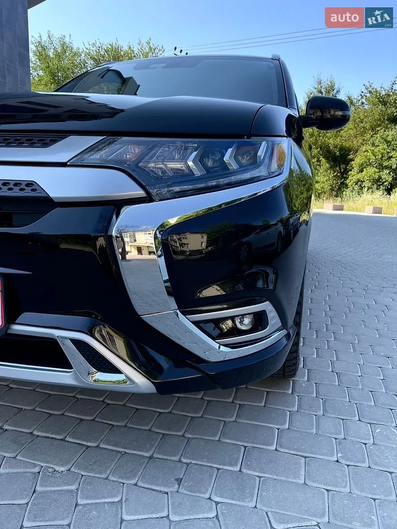 2020 Mitsubishi Outlander - мініатюра 7
